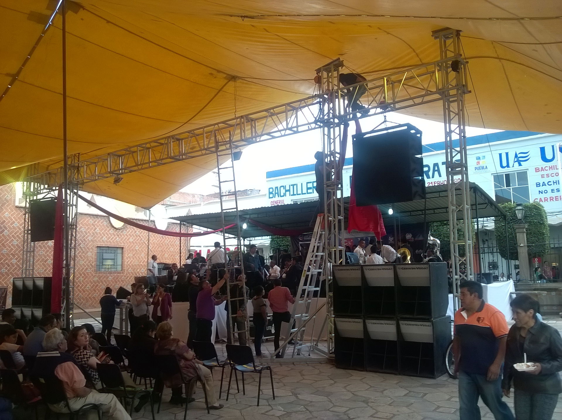 Set up a stage in San Martin Texmelucan, Mexico