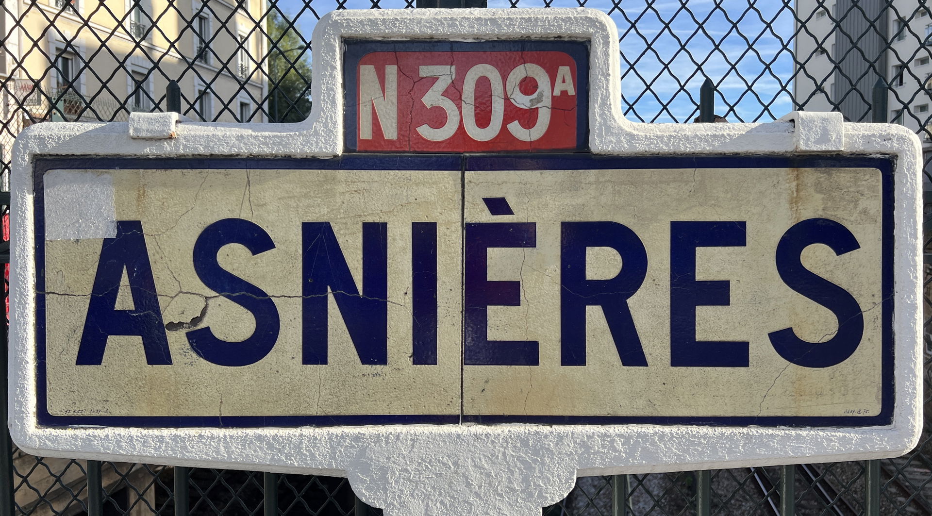 City limit sign of Asnières, Bourguignons Street in Asnières-su…