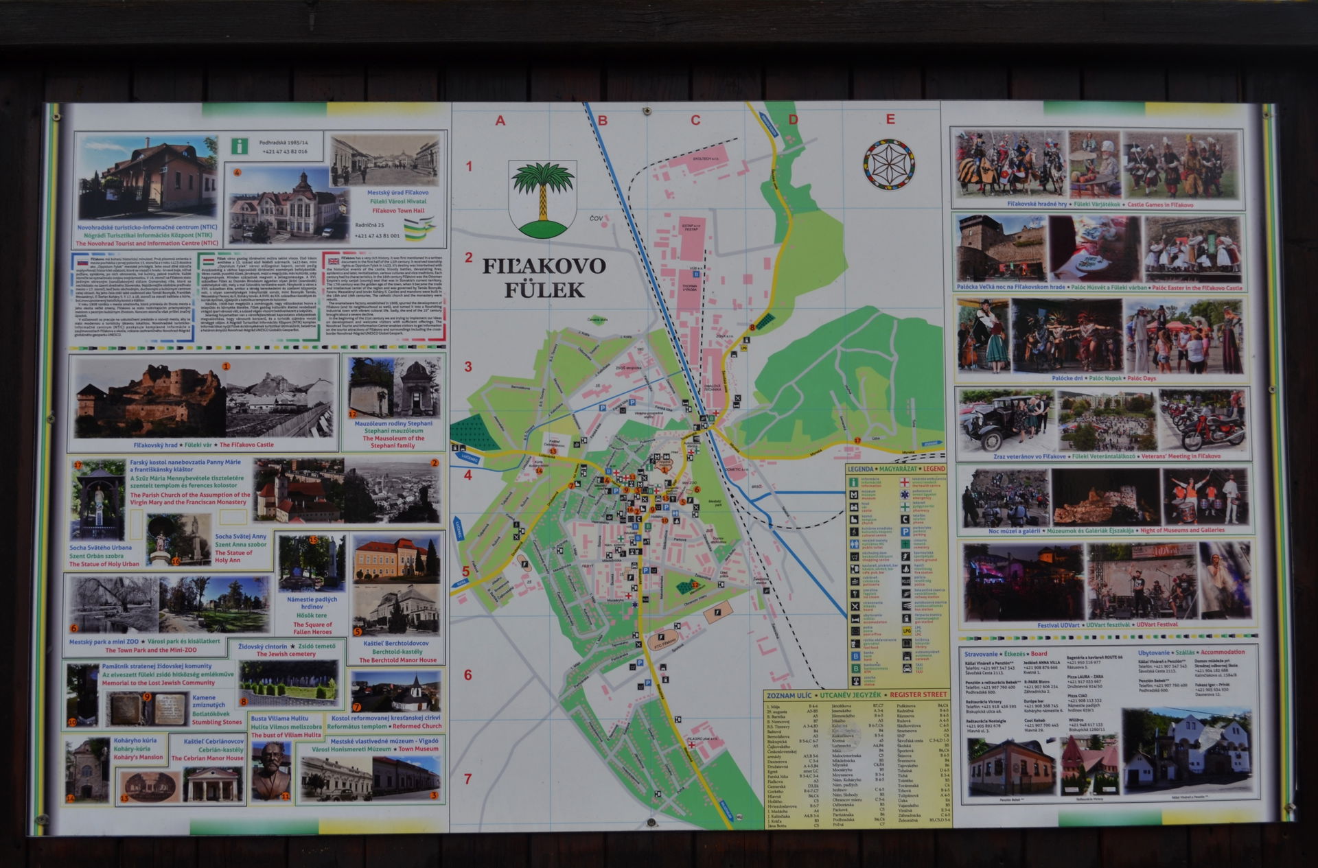 Informačná turistická tabuľa vo Fiľakove (ul. Podhradská)