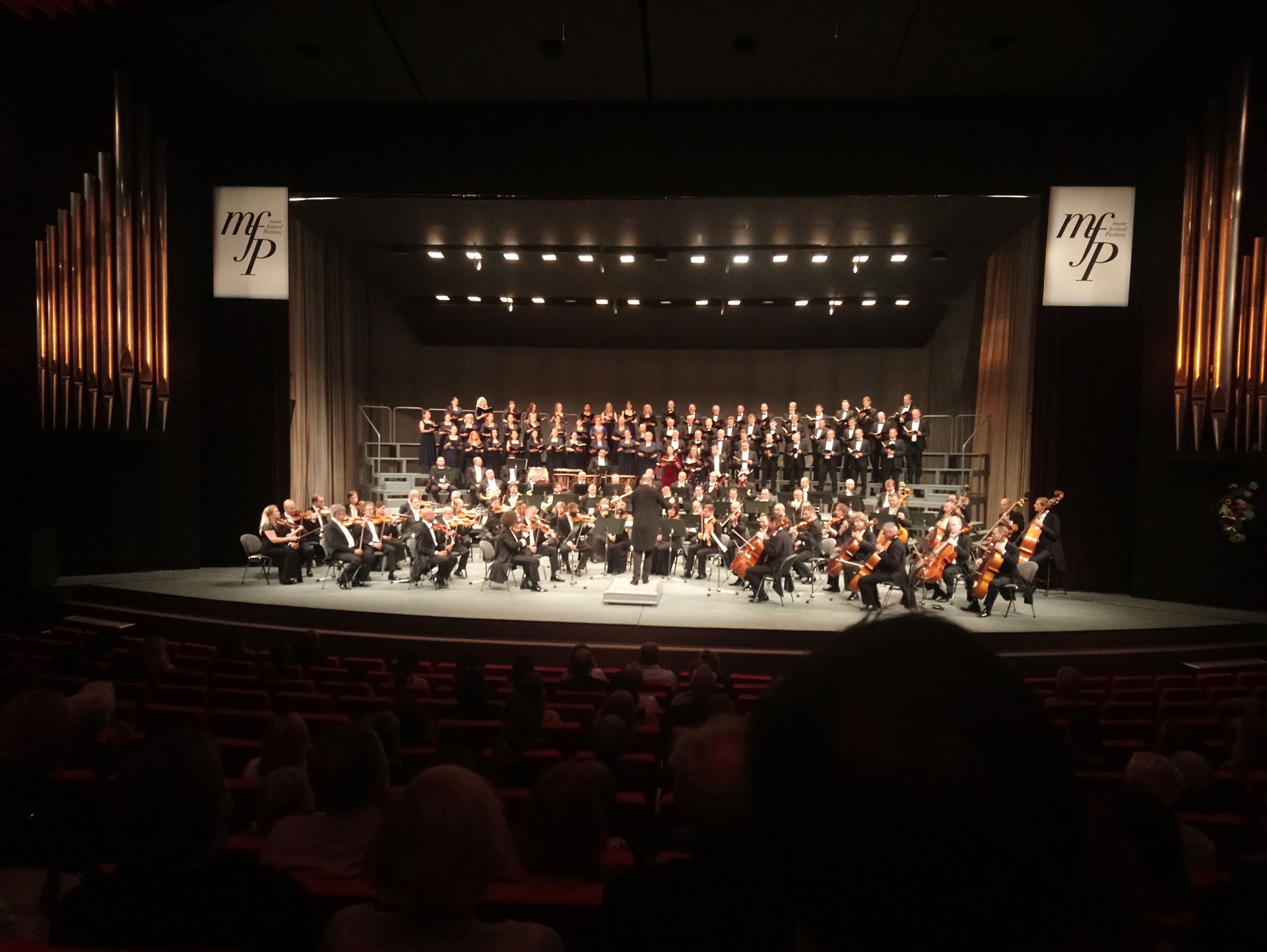 Koncert Slovenskej filharmónie a Slovenského filharmonického zb…