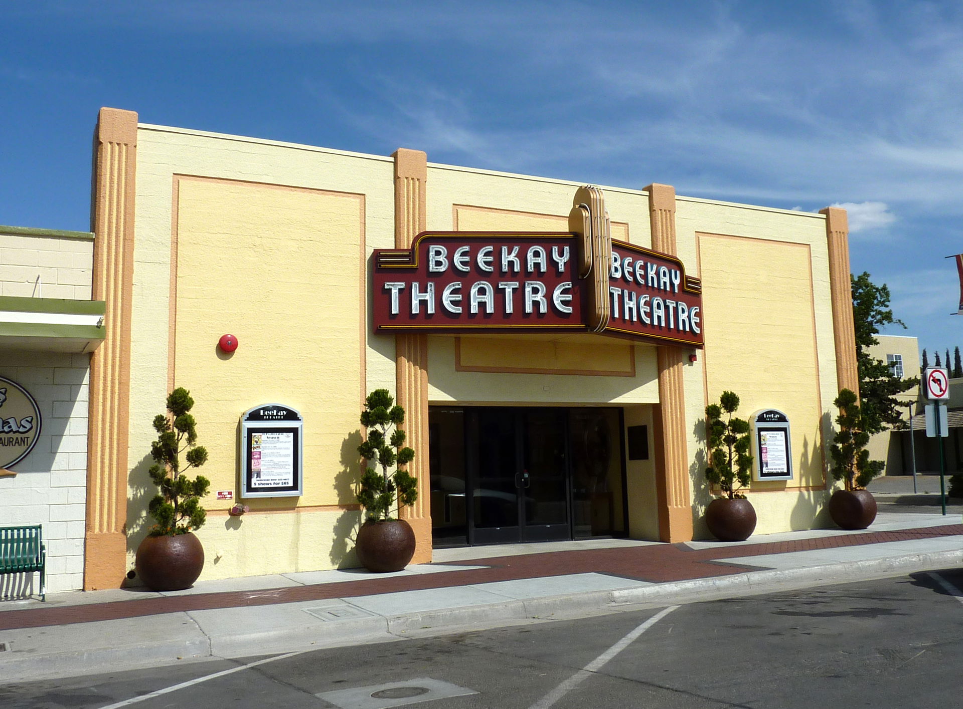 Beekay Theater, Tehachapi, California, USA.