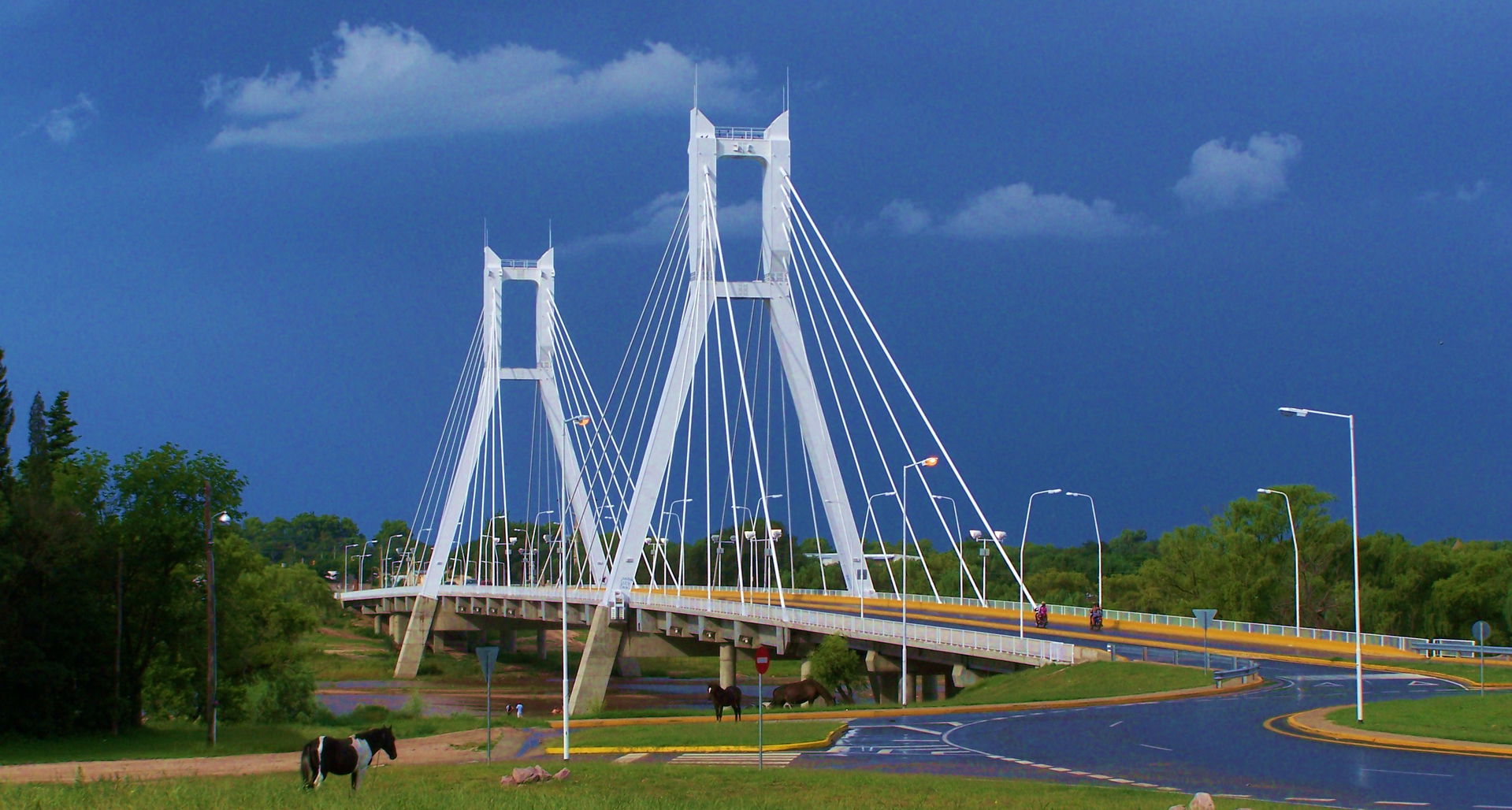 Puente colgante sobre el Río Cuarto en Río Cuarto, Córdoba, Arg…