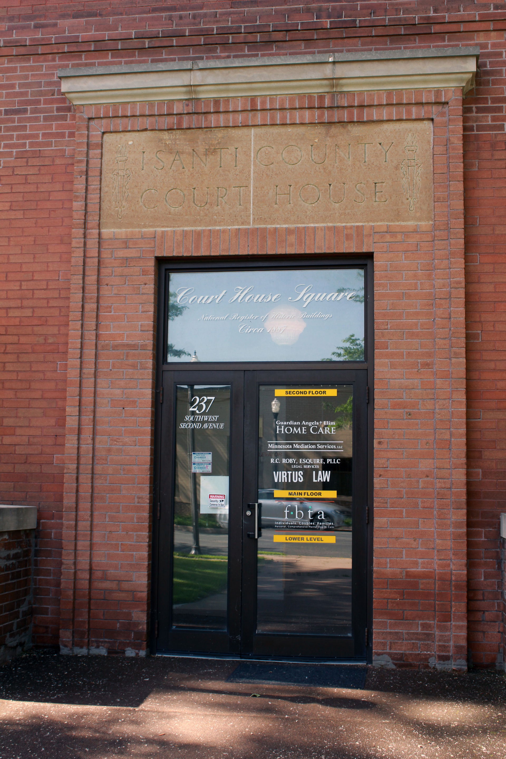 Isanti County Courthouse entrance, Cambridge, Minnesota
