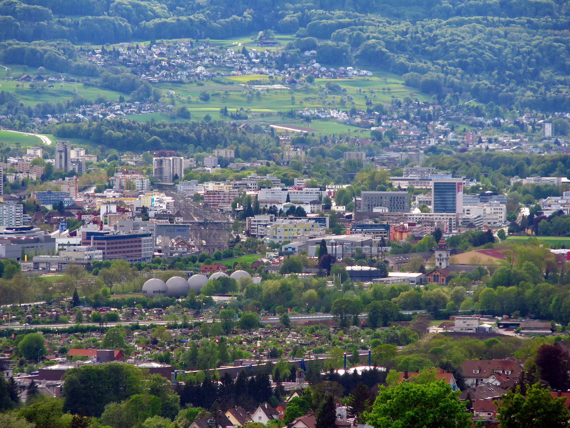 Schlieren, Bergdietikon (to the left) and Dietikon (to the righ…