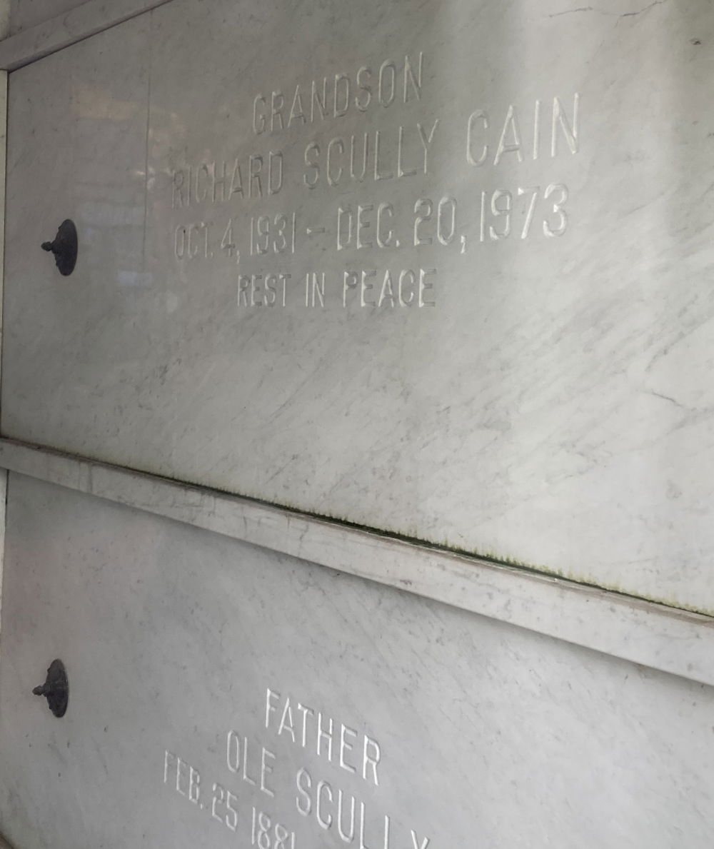 Grave of Richard Scully Cain (1931–1973) at Holy Sepulchre Ceme…