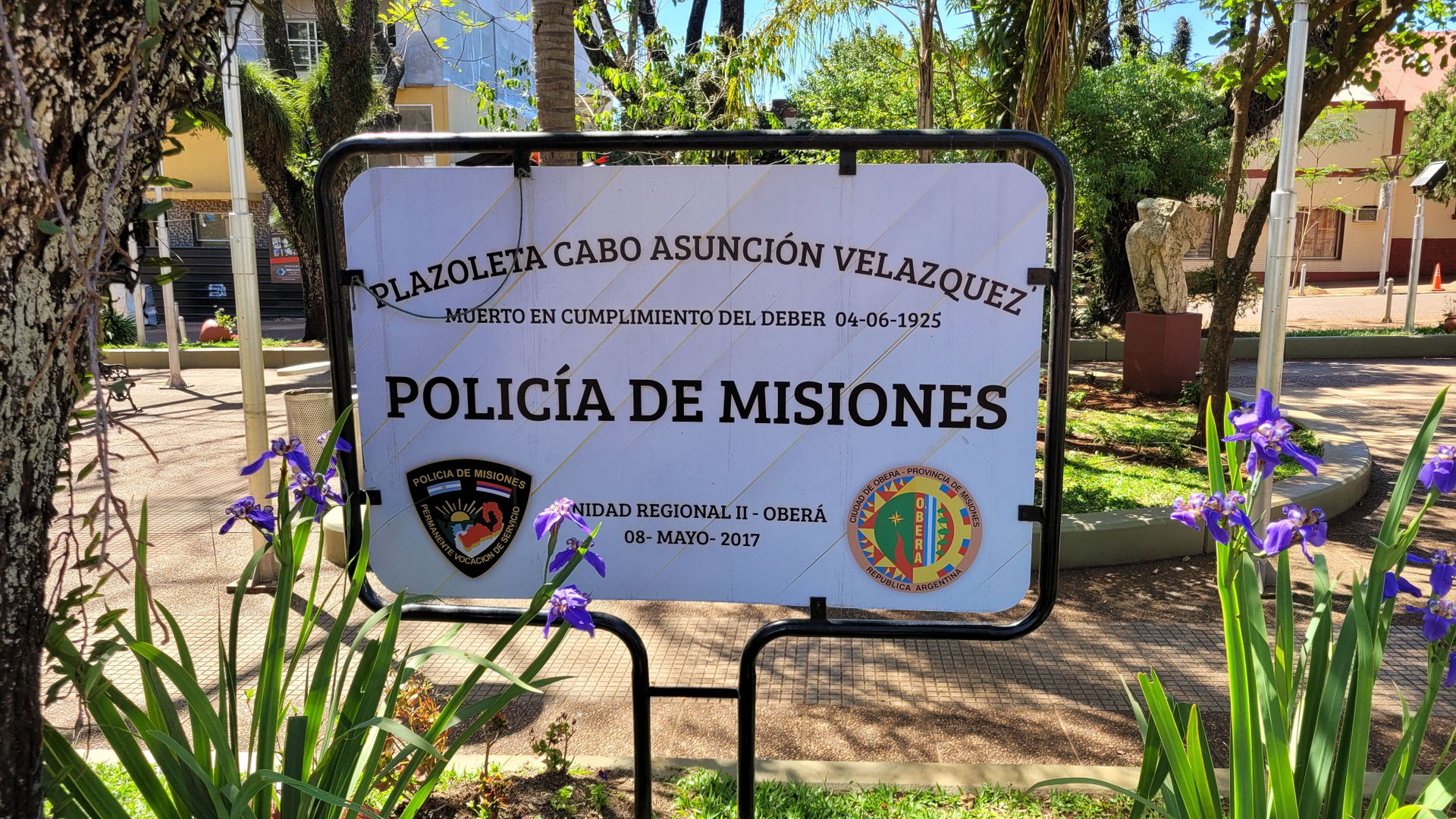 Plazoleta "Cabo Asunción Velázquez" (muerto en cumplimiento del…