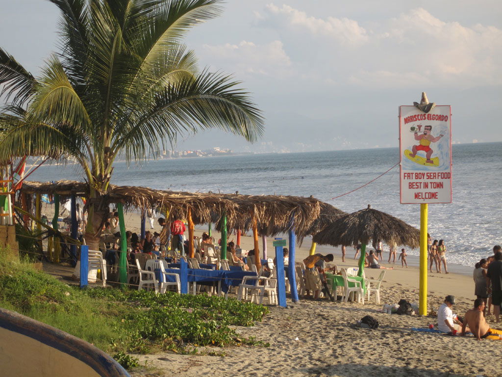 Beach at Bucerías. Taken by Greg Kullberg on December 29, 2009.