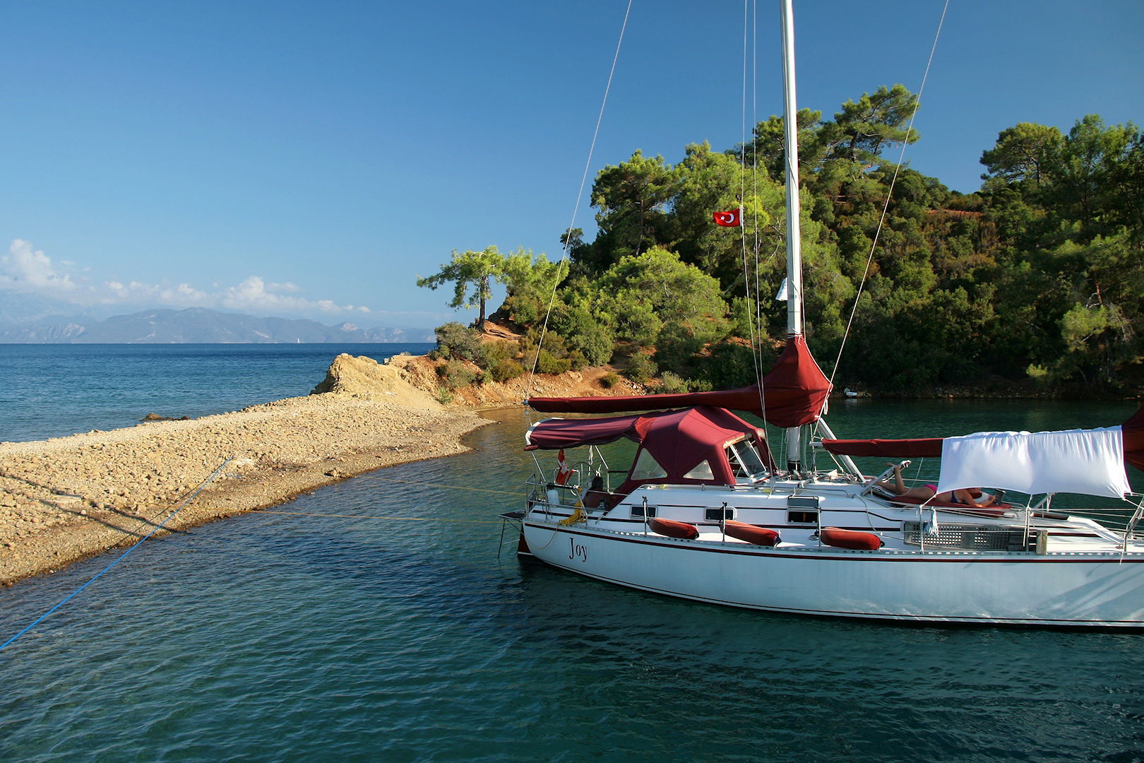 Yassıca Adası is an island in Turkey, located between Körtaş Ad…