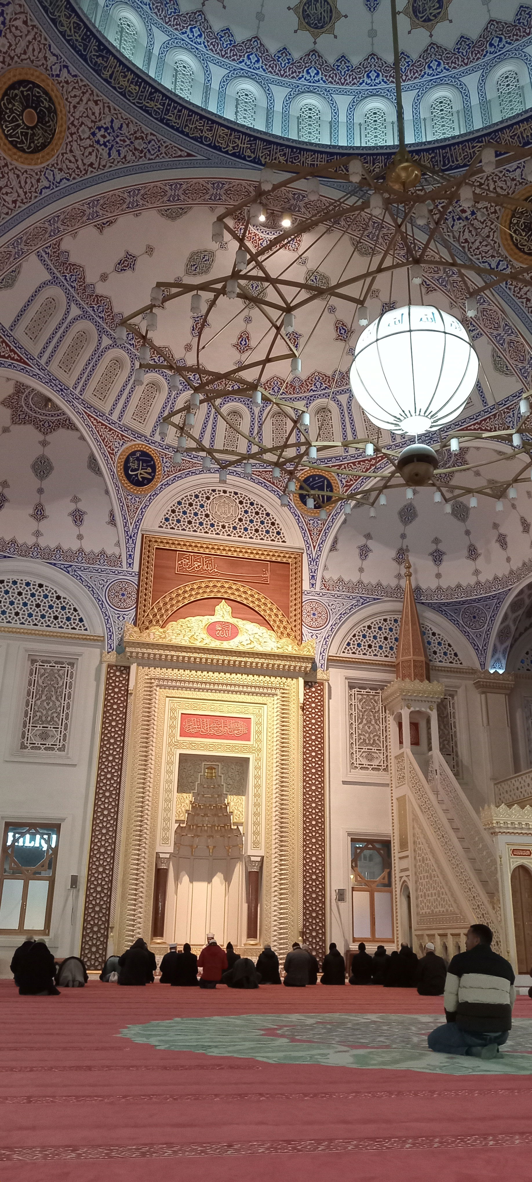 Interior of Esenyurt Serhan Tirit Central Mosque, Esenyurt Meyd…