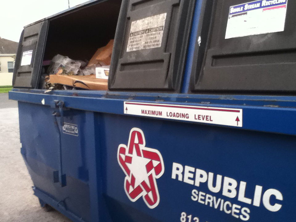 14 06 29 Republic Services Sign Dunedin FL 02