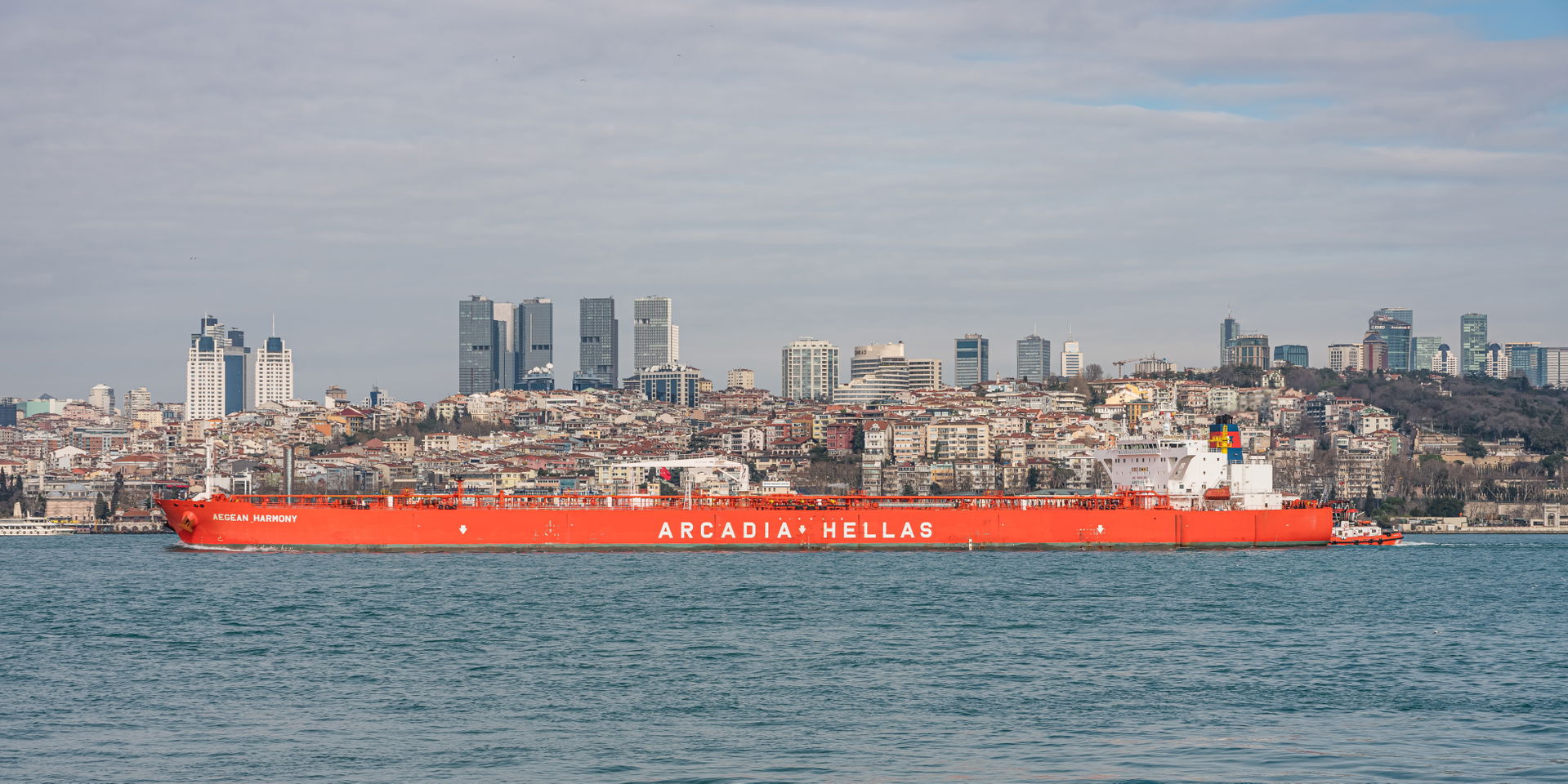 Oil tanker «Aegean Harmony» (IMO 9338917) and view of Beşiktaş …