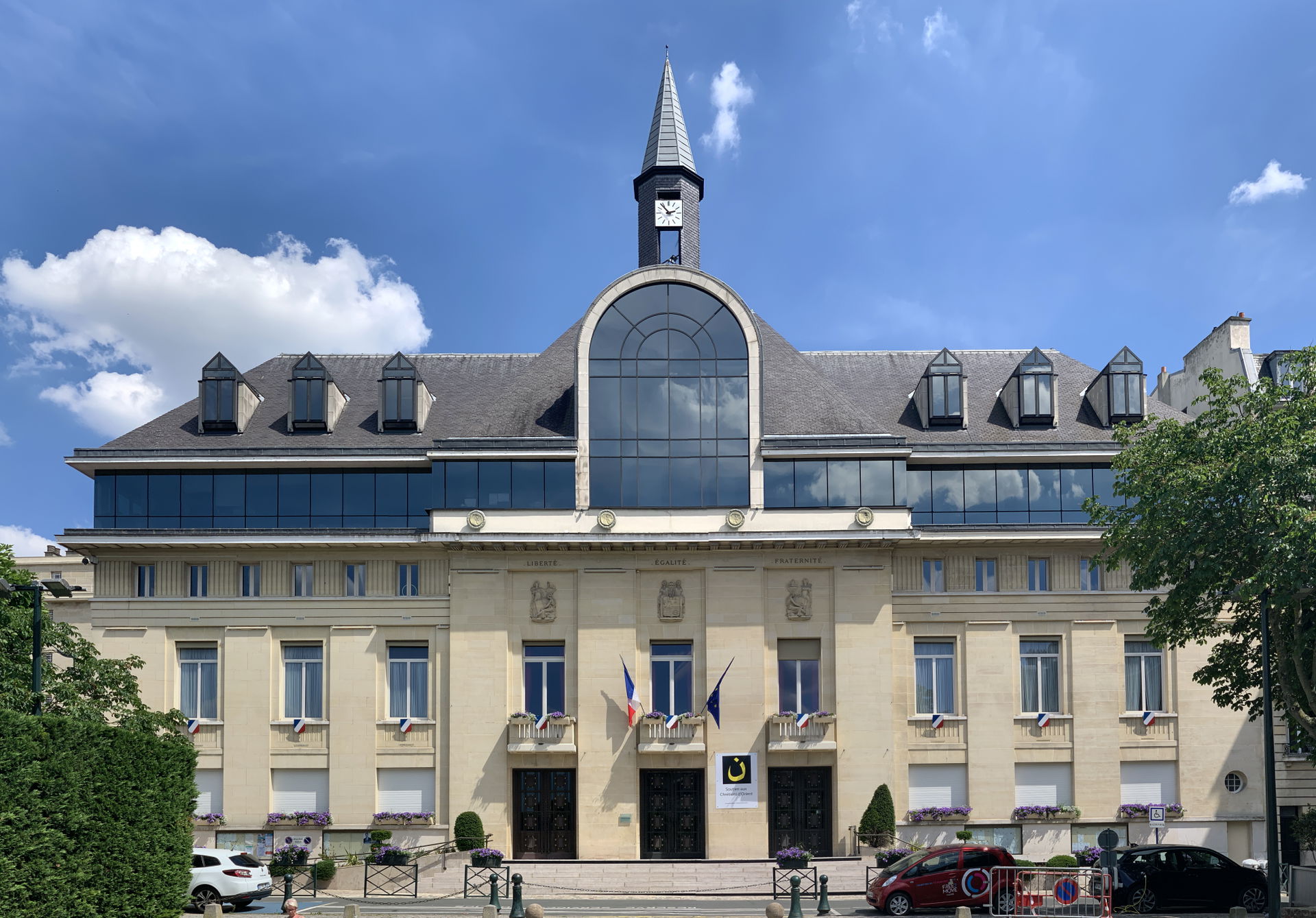 Hôtel de ville de Saint-Mandé.