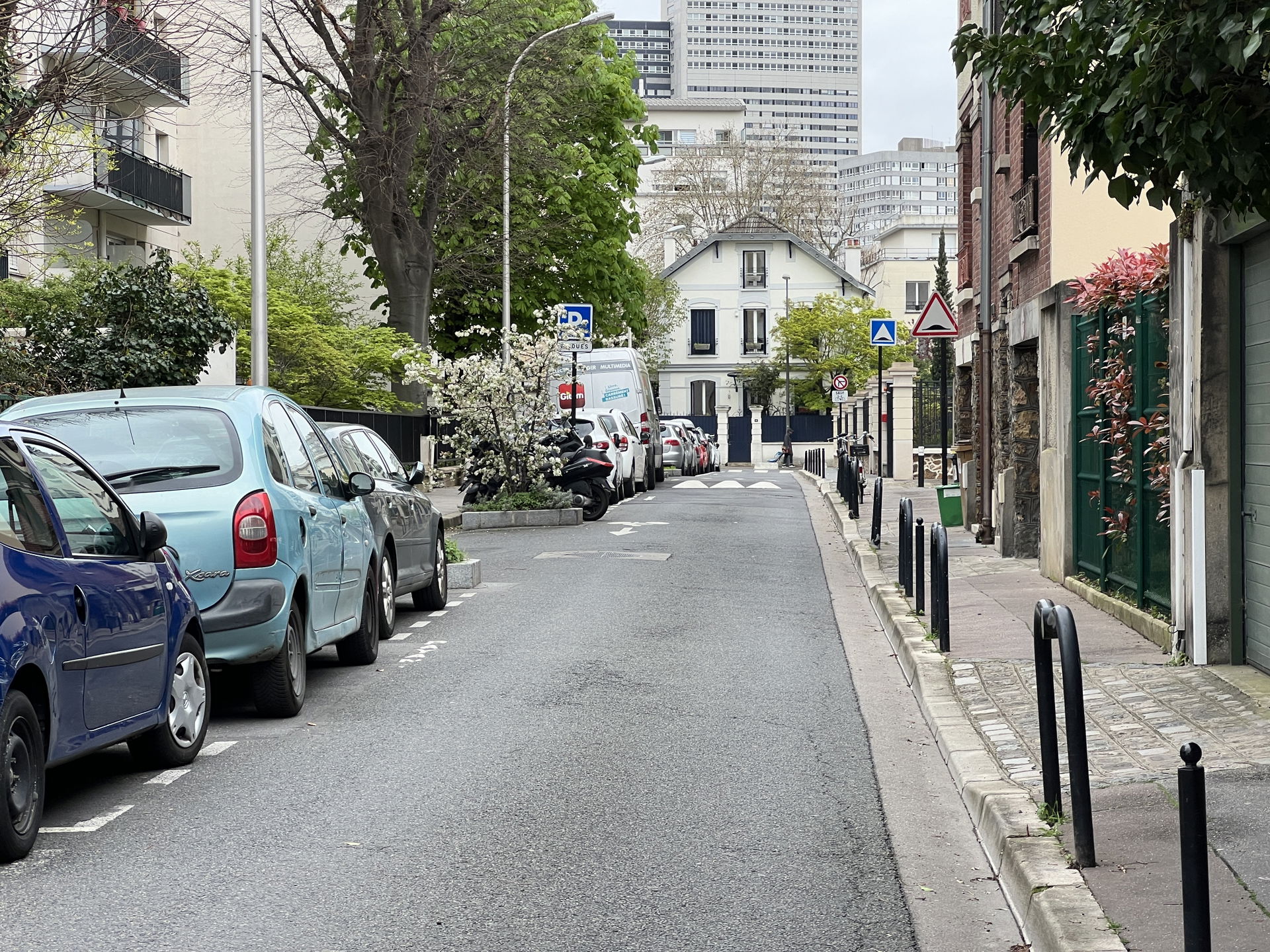 Rue des Vieilles-Vignes, Courbevoie.