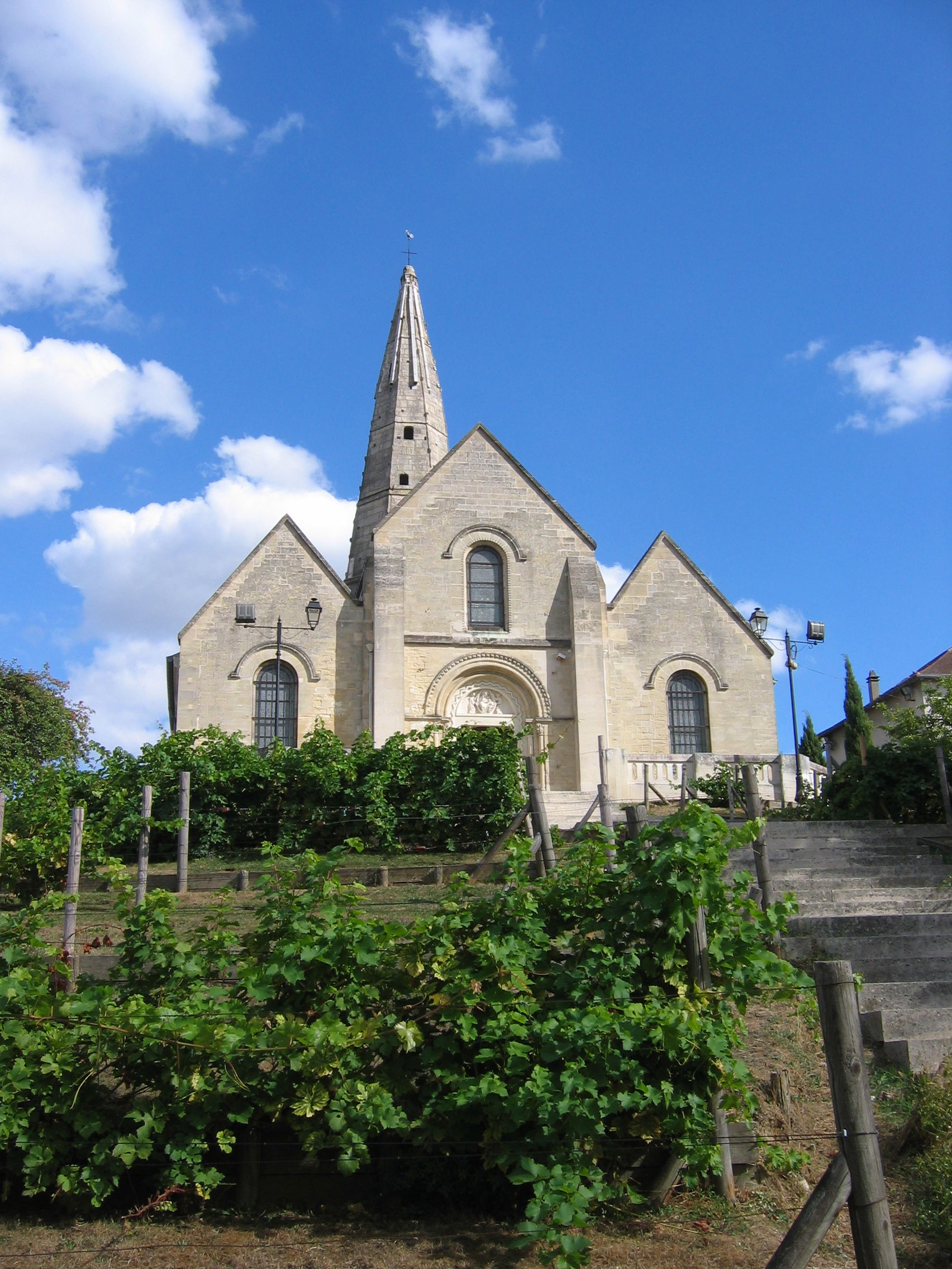 Eglise saint-Martin de Sartrouville dans les Yvelines, en septe…