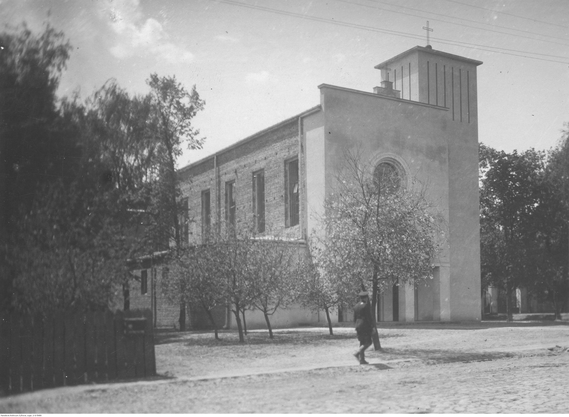 Równe - kościół garnizonowy. Widok zewnętrzny kościoła garnizon…