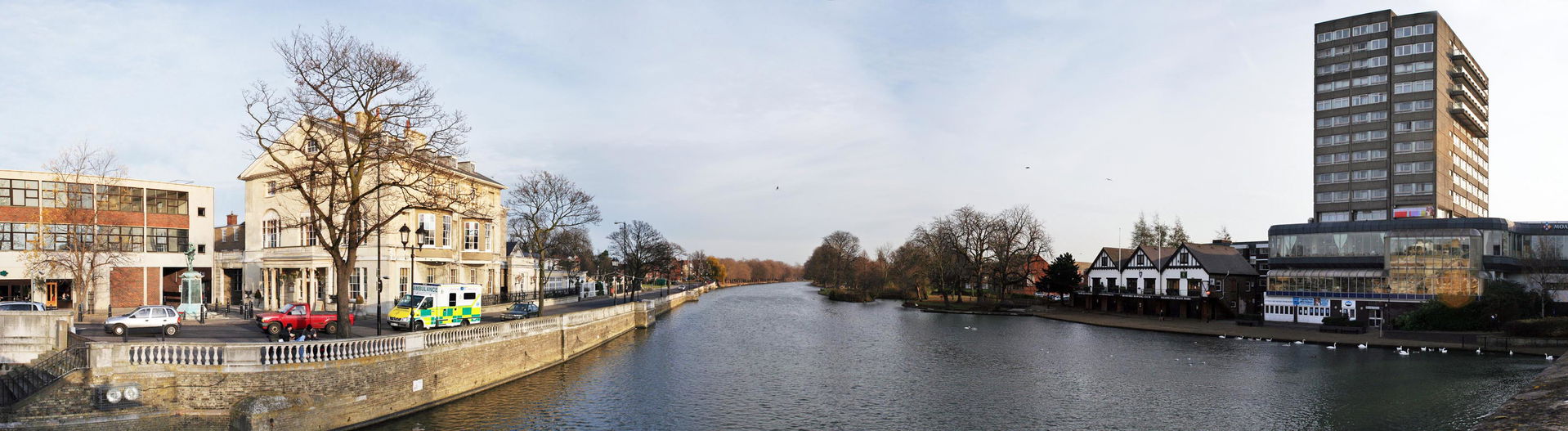 River Great Ouse in Bedford from Town Bridge, looking downstrea…