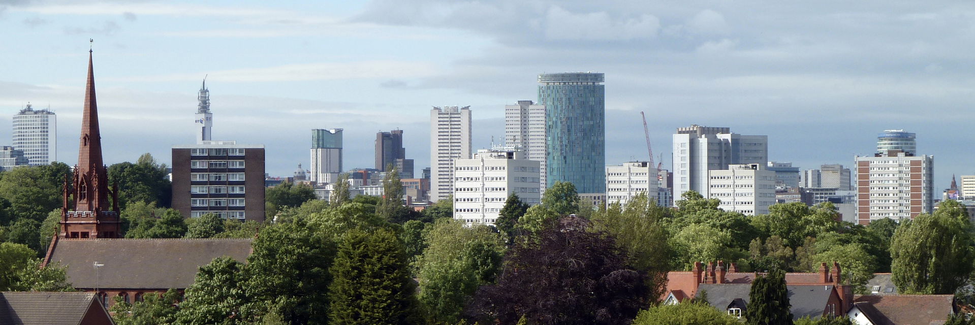 Crop of en:Birmingham Skyline from Edgbaston Cricket Ground.jpg…