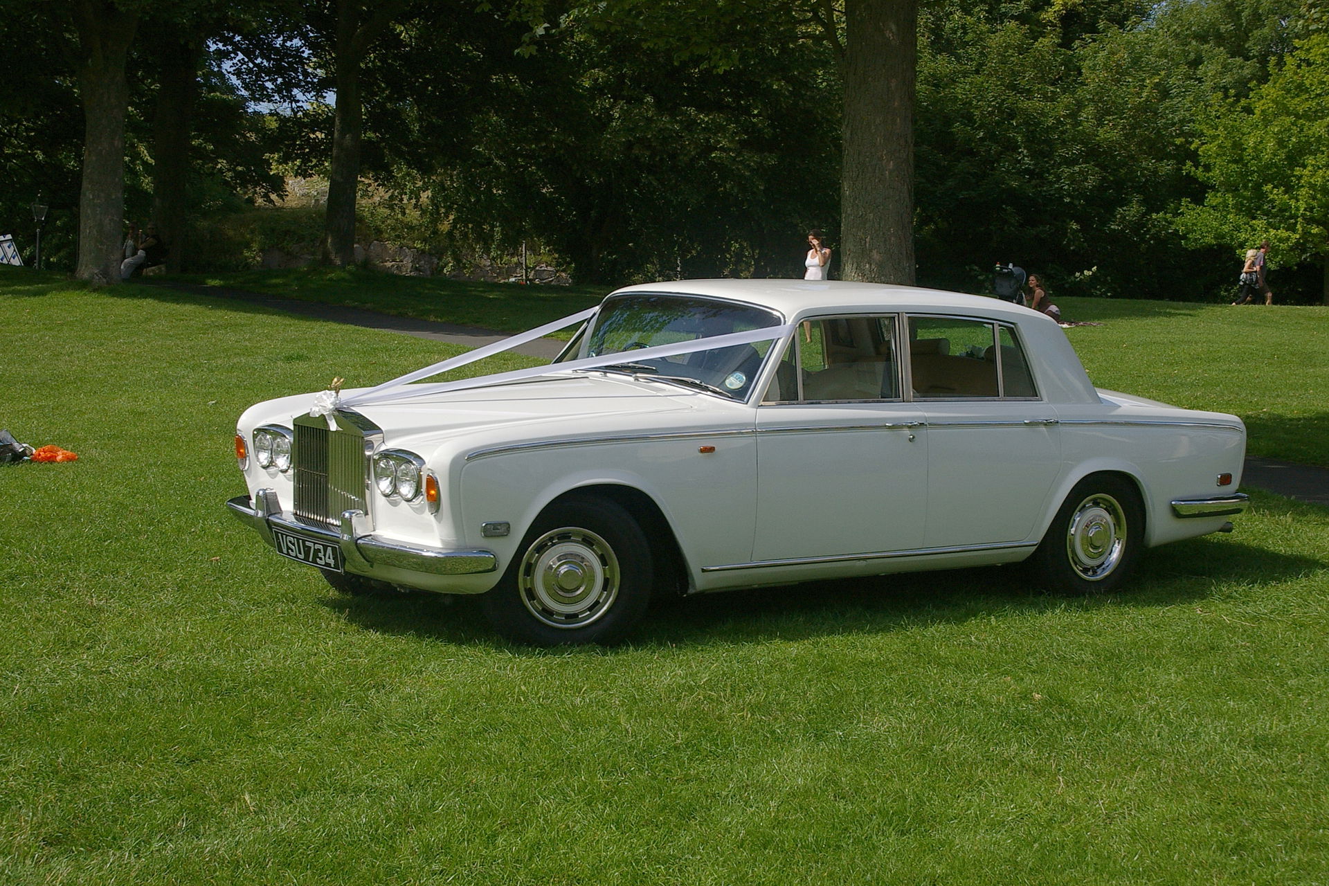 A Rolls Royce for a wedding on the grass near the Clifton Suspe…