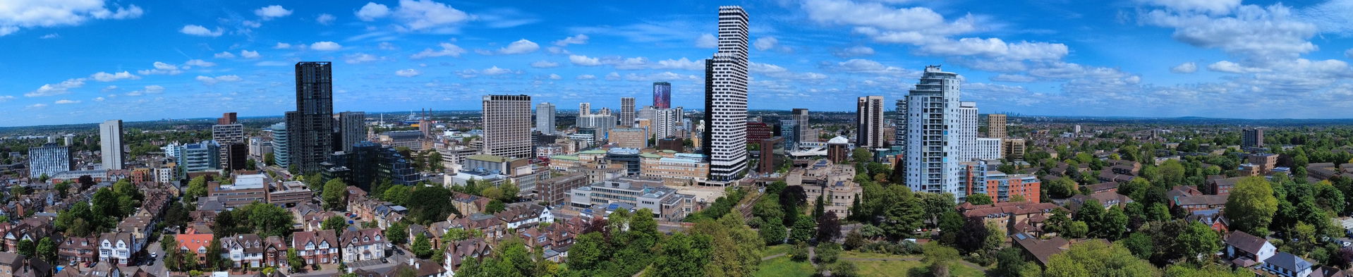 Panorama of Croydon from Park Hill Park in 2025. The City of Lo…