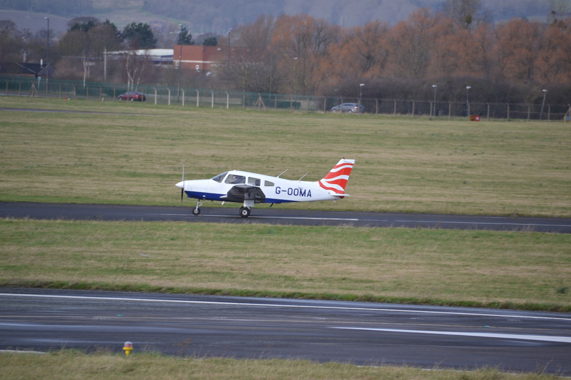 Piper PA-28 at Gloucester-Staverton,02/02/14.