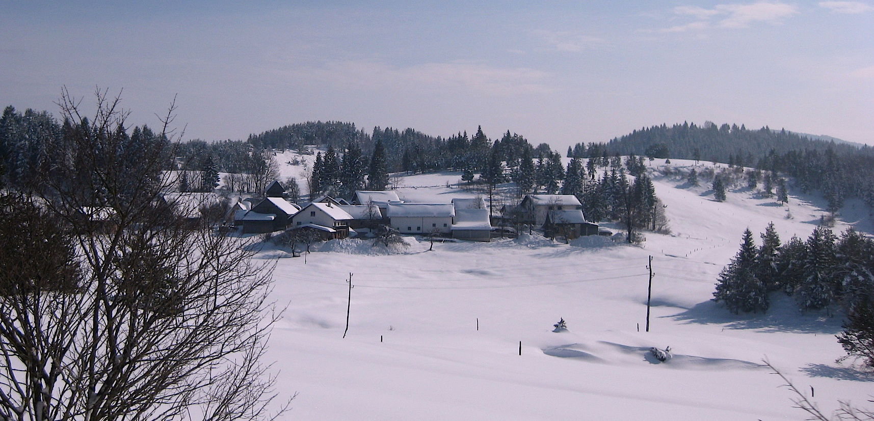 Glina, village in Slovenia