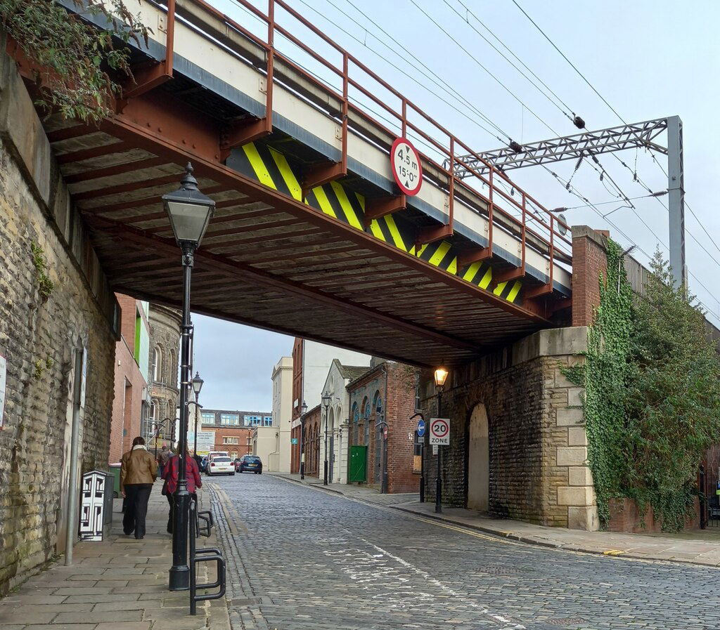 Leeds, Crown Street