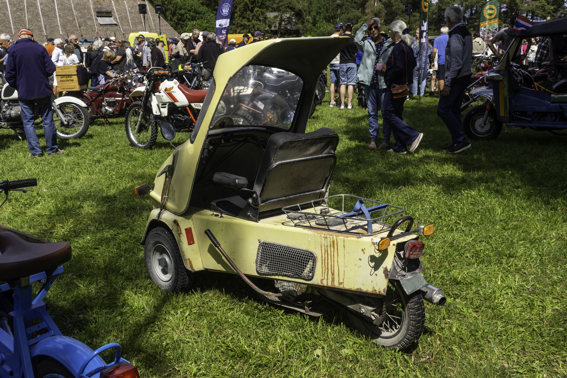 Norsjö shopper no Motorhistoriska dagen no Lojsta slott, Gotlan…