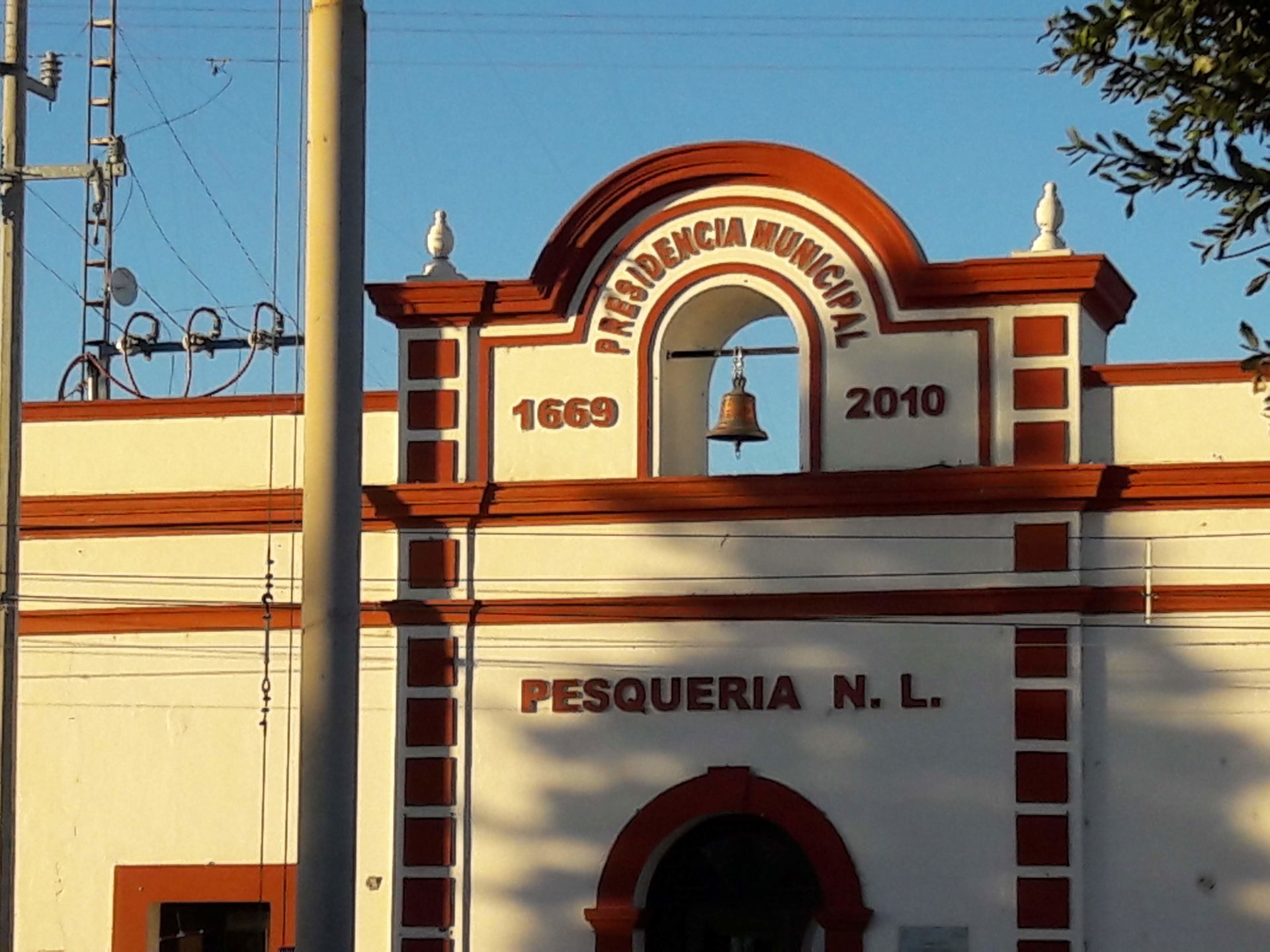 The building of the town hall of Pesquería dates back from the …