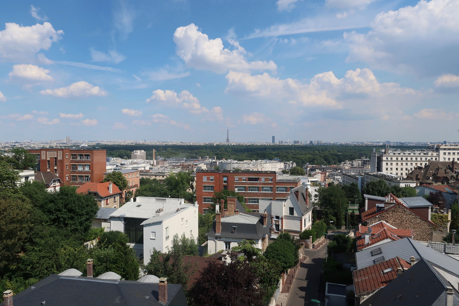 Paris vu de Suresnes (Hauts-de-Seine), depuis la terrasse du Fé…