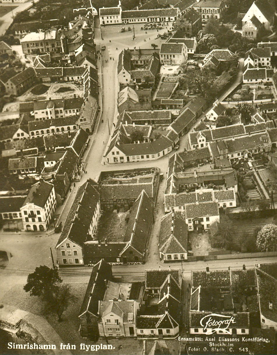Flygfoto över Simrishamn på 1920-talet