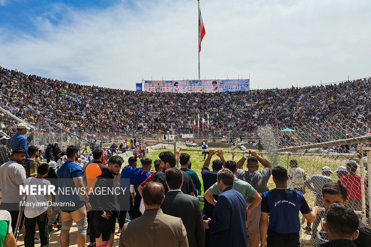The Bachukheh Esfarayen wrestling tournament was held on Apr 3 …
