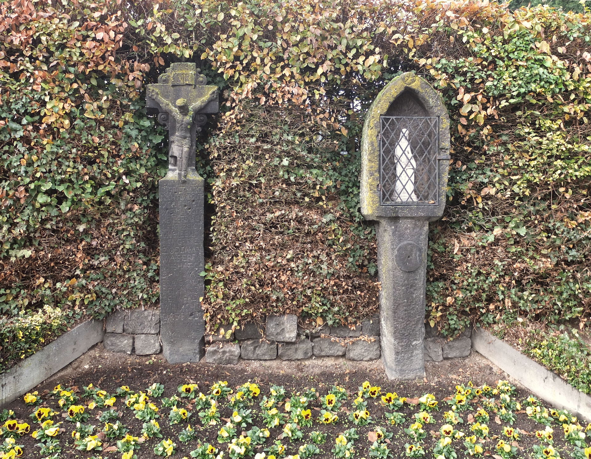 Wayside cross (1689) and wayside shrine (undated) in Mendig, Ge…
