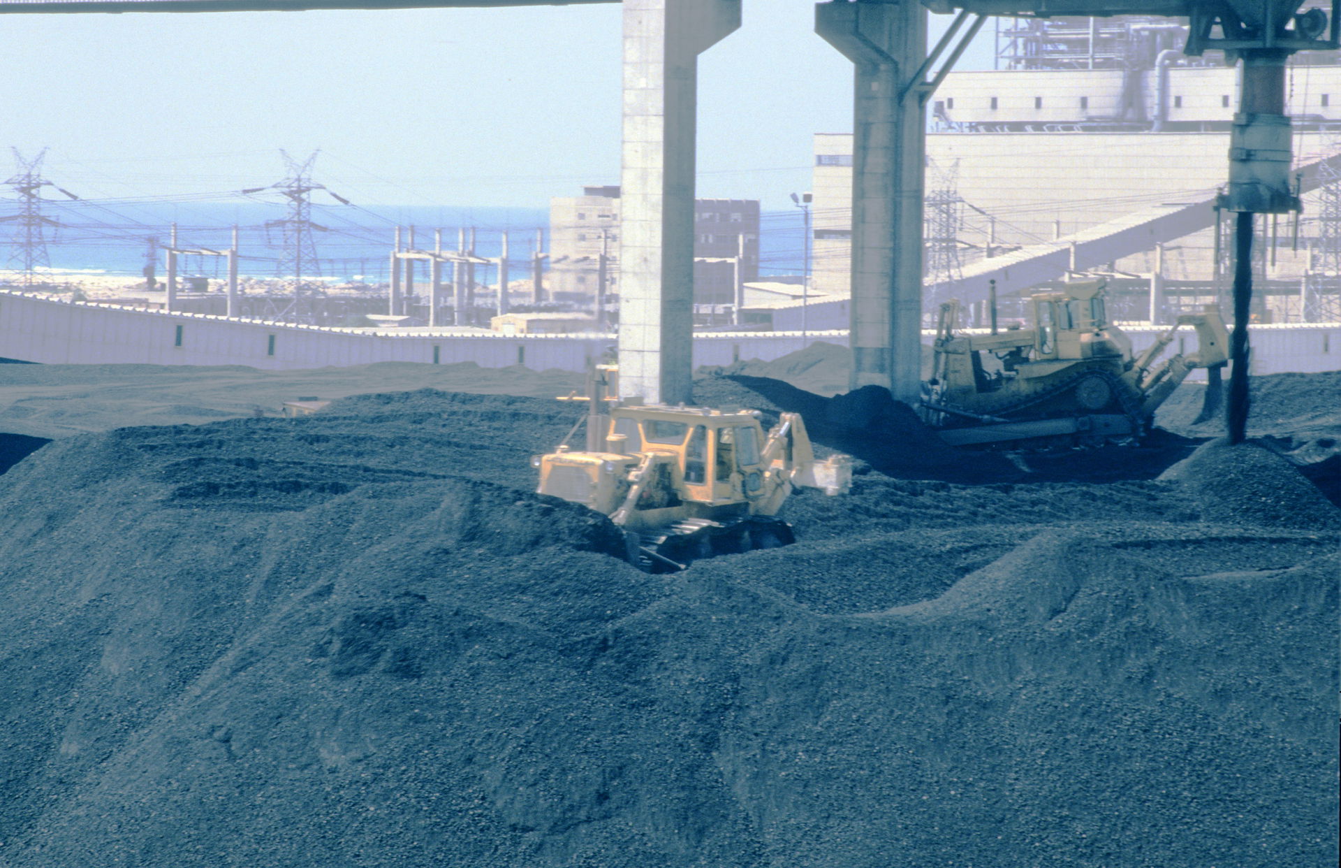 The coal supply system for the Hadera Power Plant started worki…