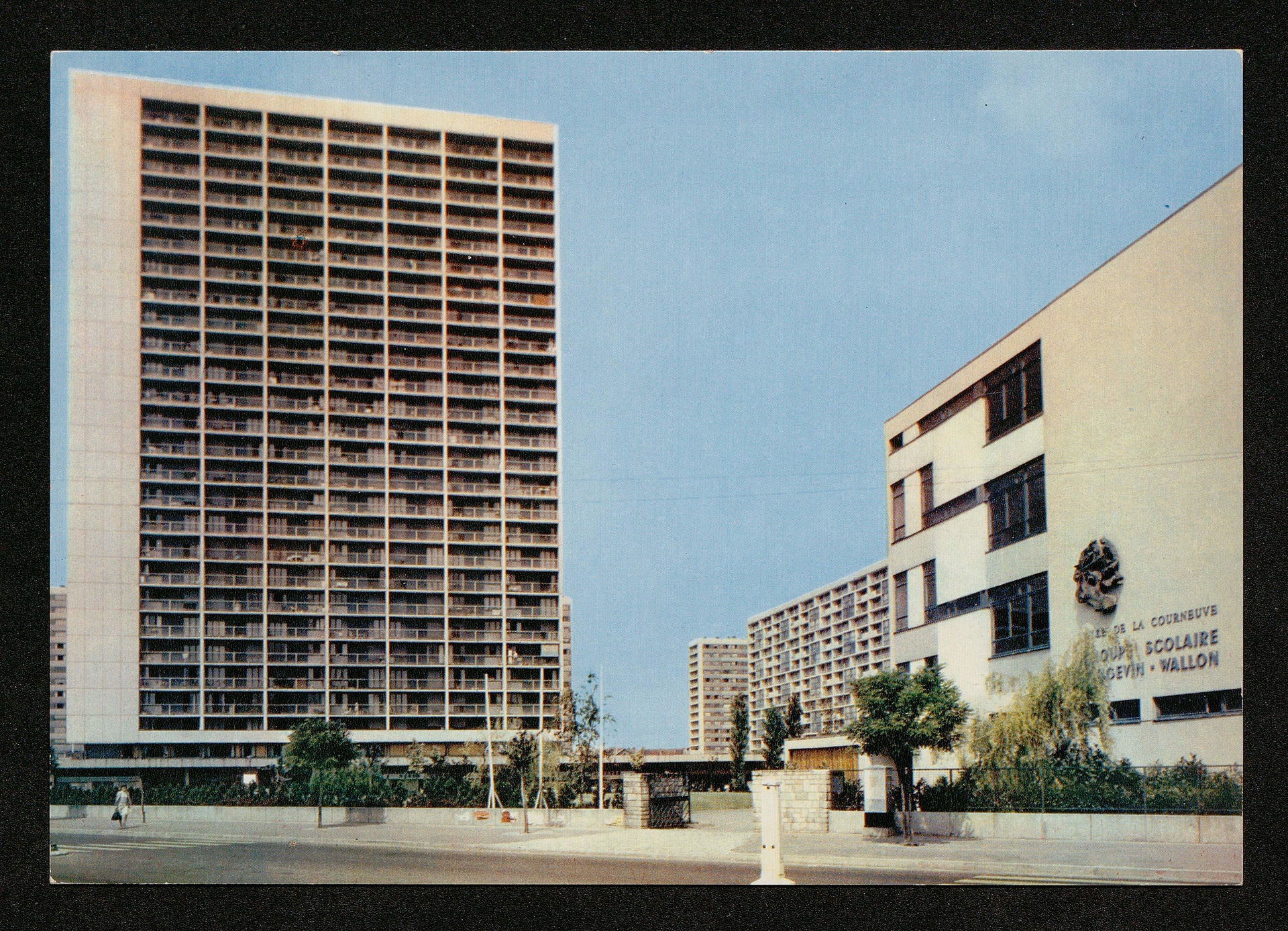 Vue de la cité des 4000 logements avec de gauche à droite la To…