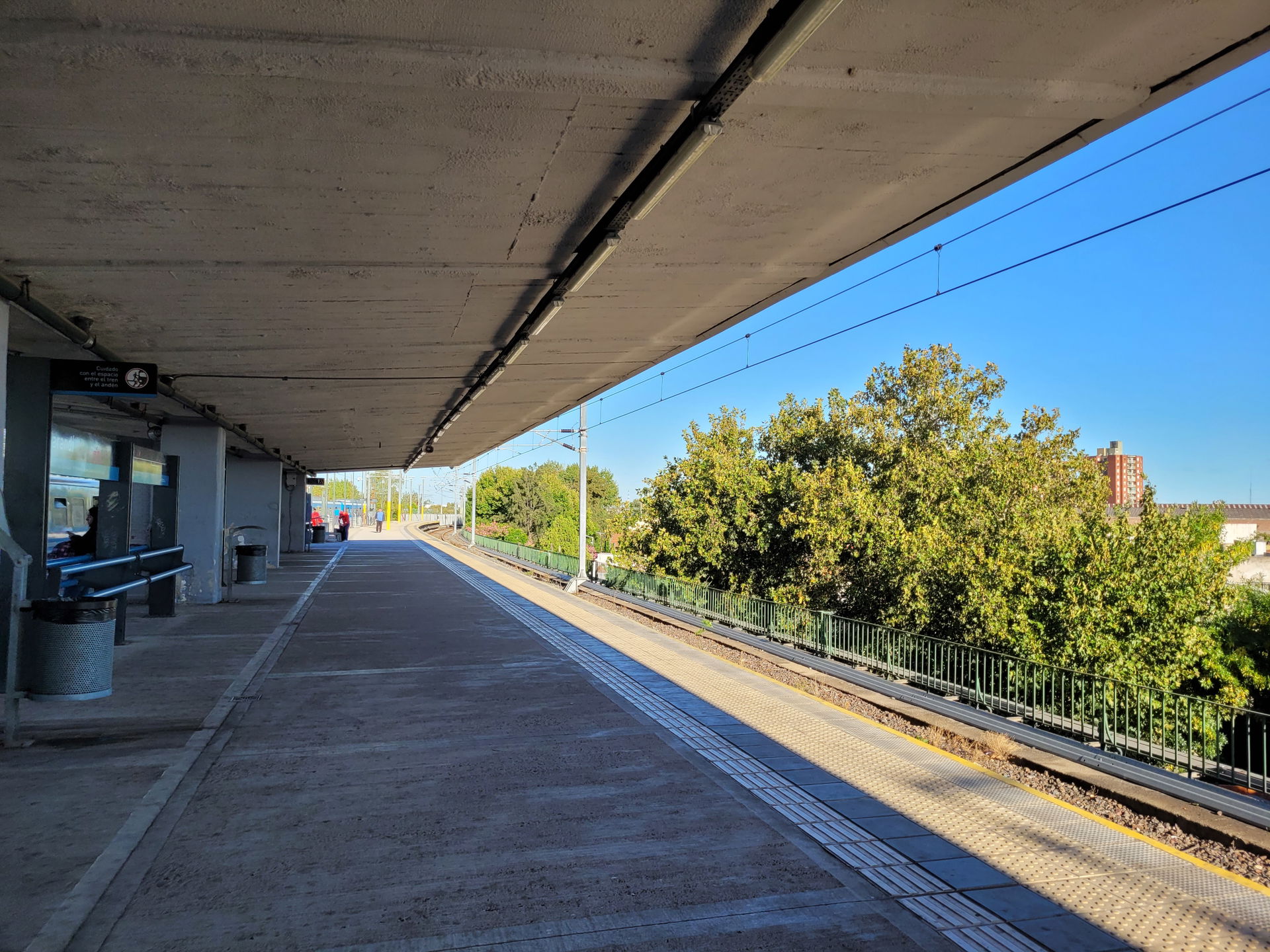 Estación de trenes de Sarandí, Buenos Aires, Argentina.