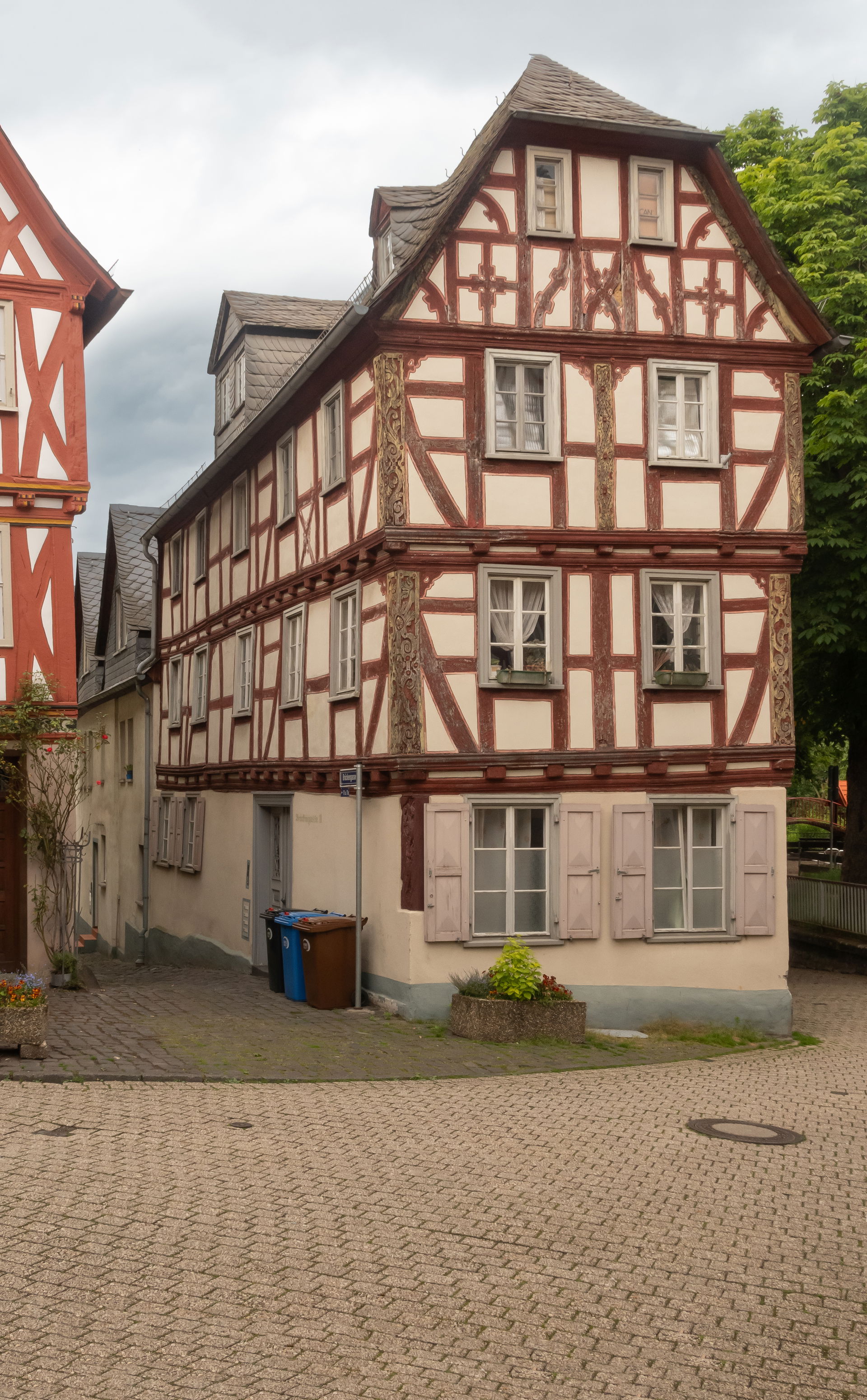This is a picture of the Hessian Kulturdenkmal (cultural monume…