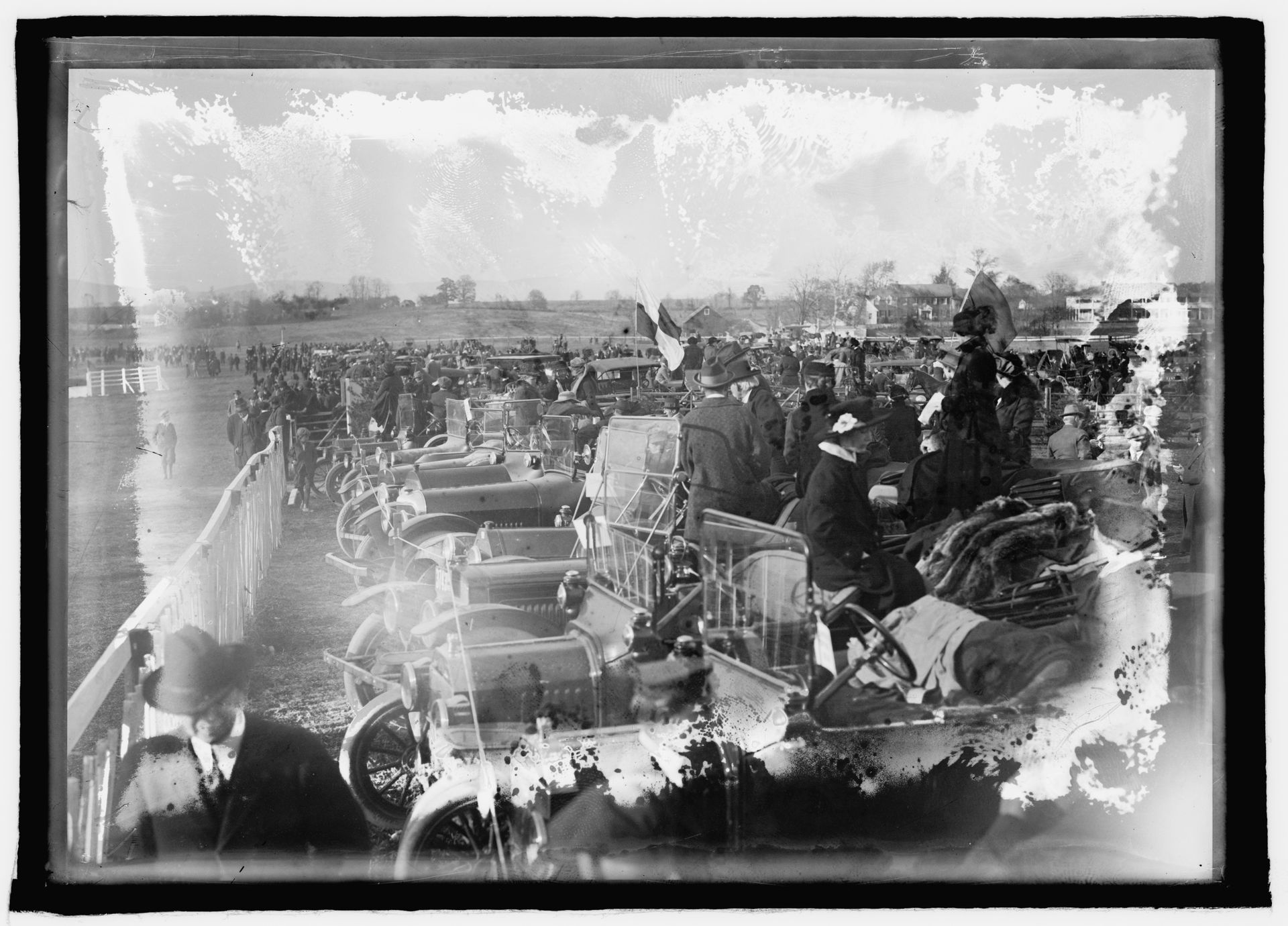 Title: Middleburg, Va. Races
Abstract/medium: 1 negative : glas…