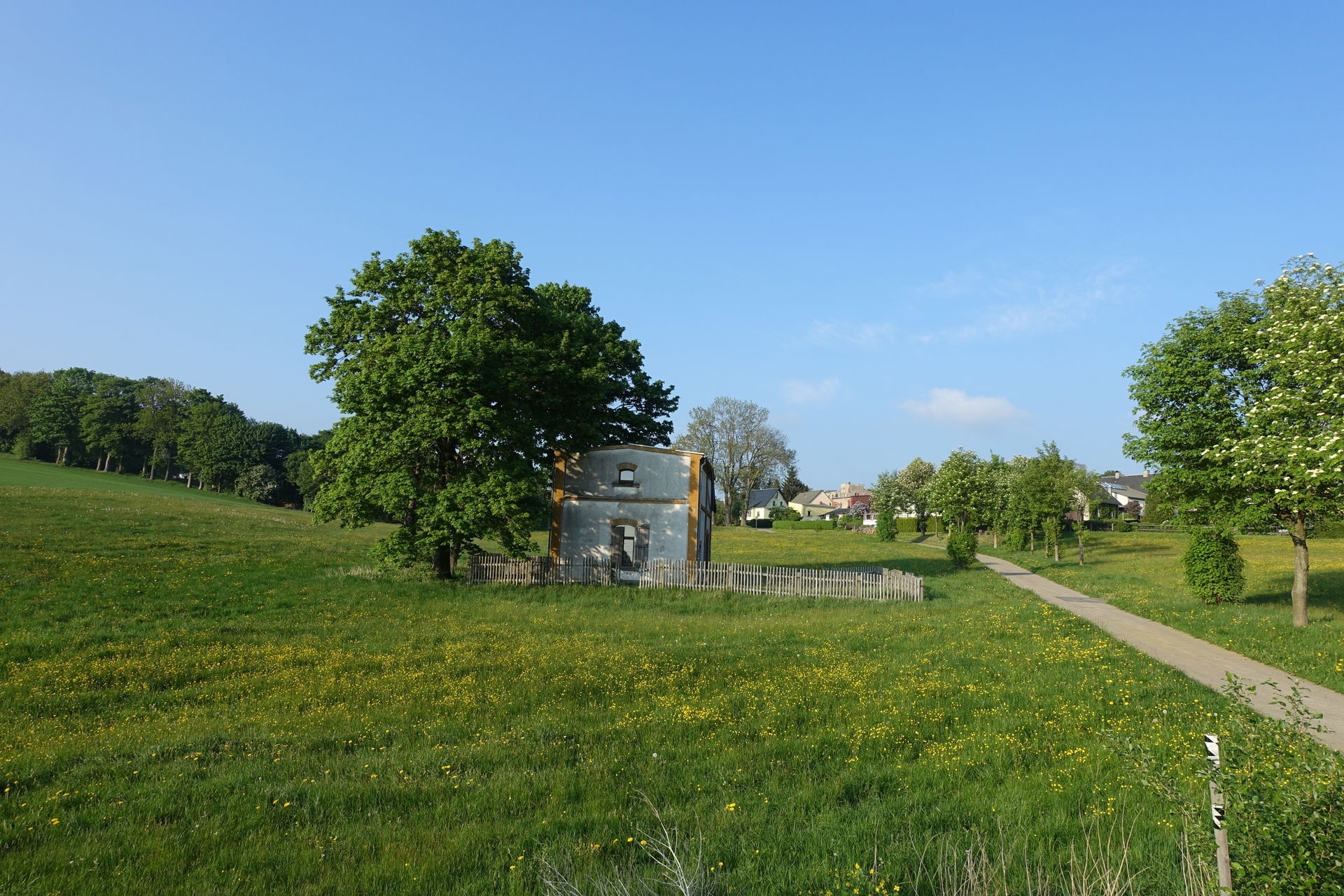 Blick vom Pumpenhaus in Richtung Stadt (Mai 2018)]]