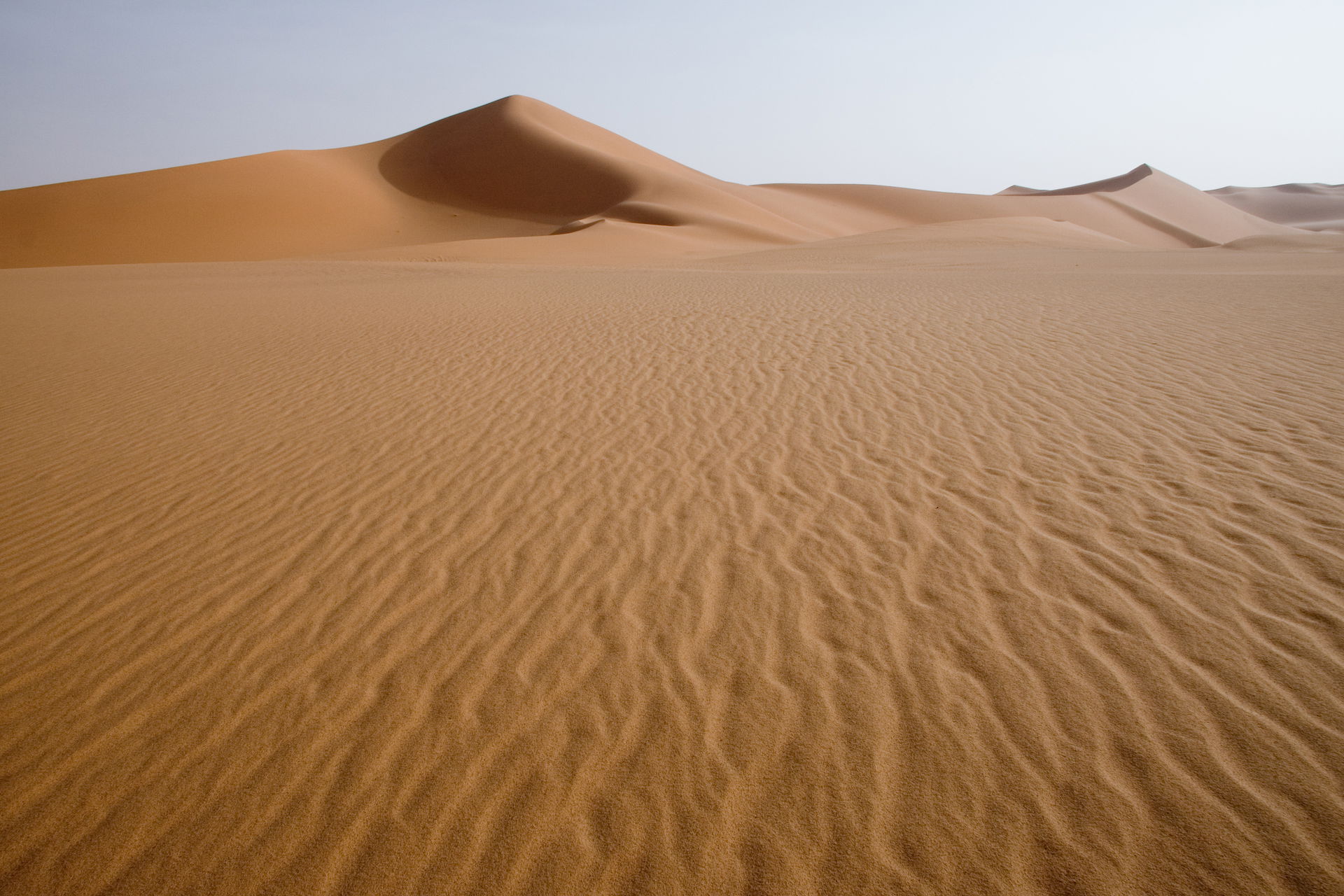 Sand dunes of Erg Awbari (Idehan Ubari) in the Sahara desert re…