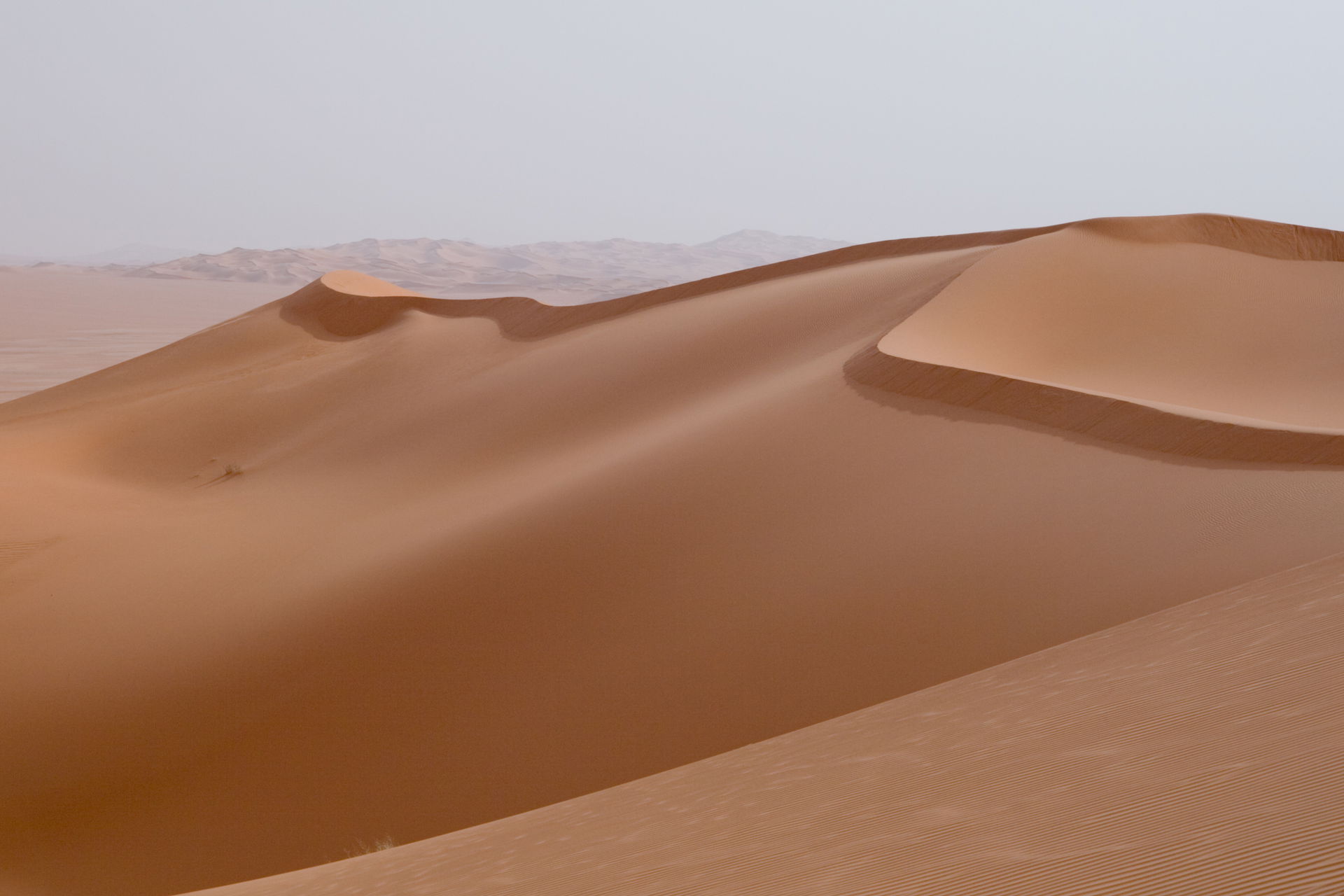Dunes of Erg Awbari (Idehan Ubari) in the Sahara desert region …