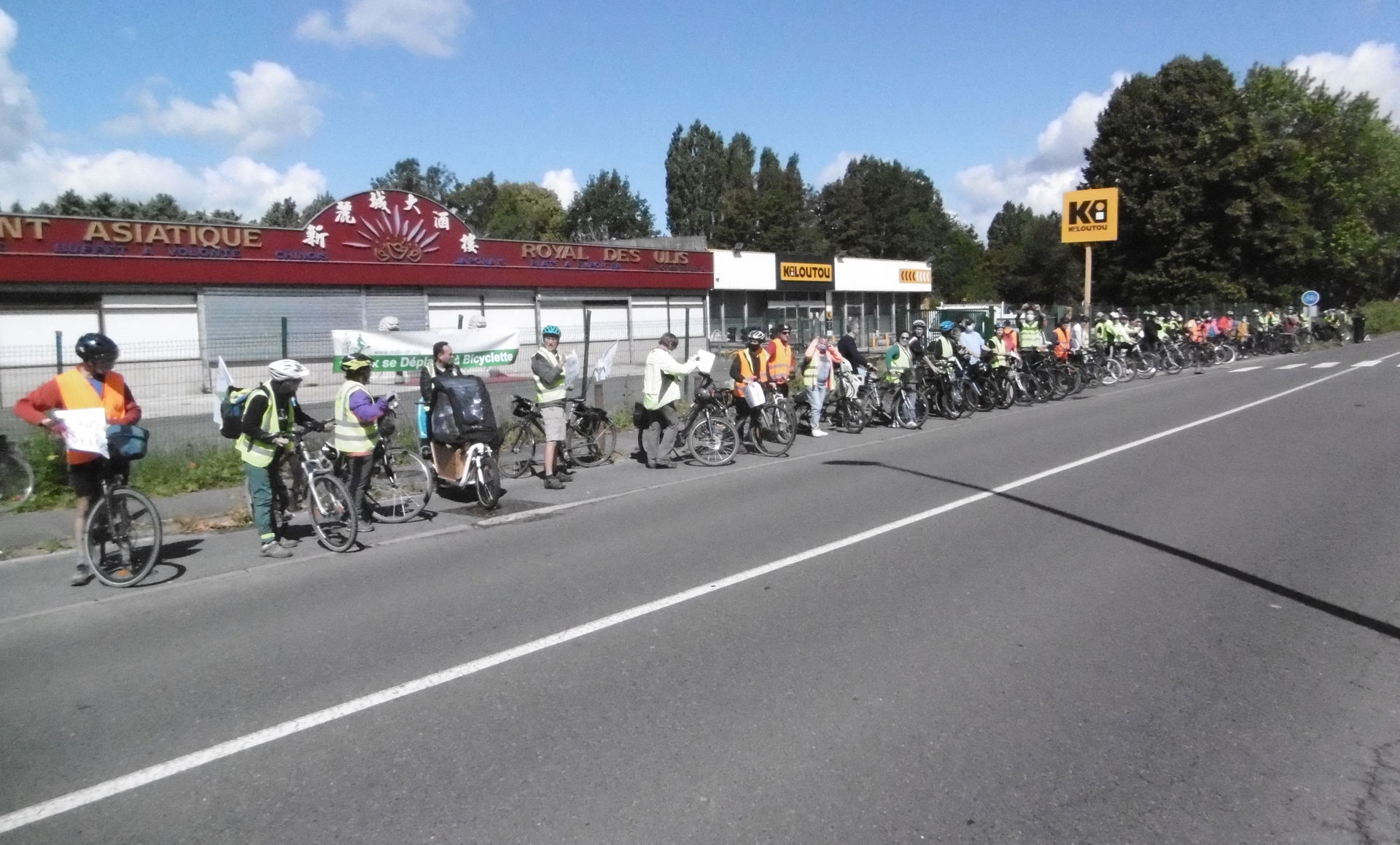 Manif vélo ring Courtaboeuf