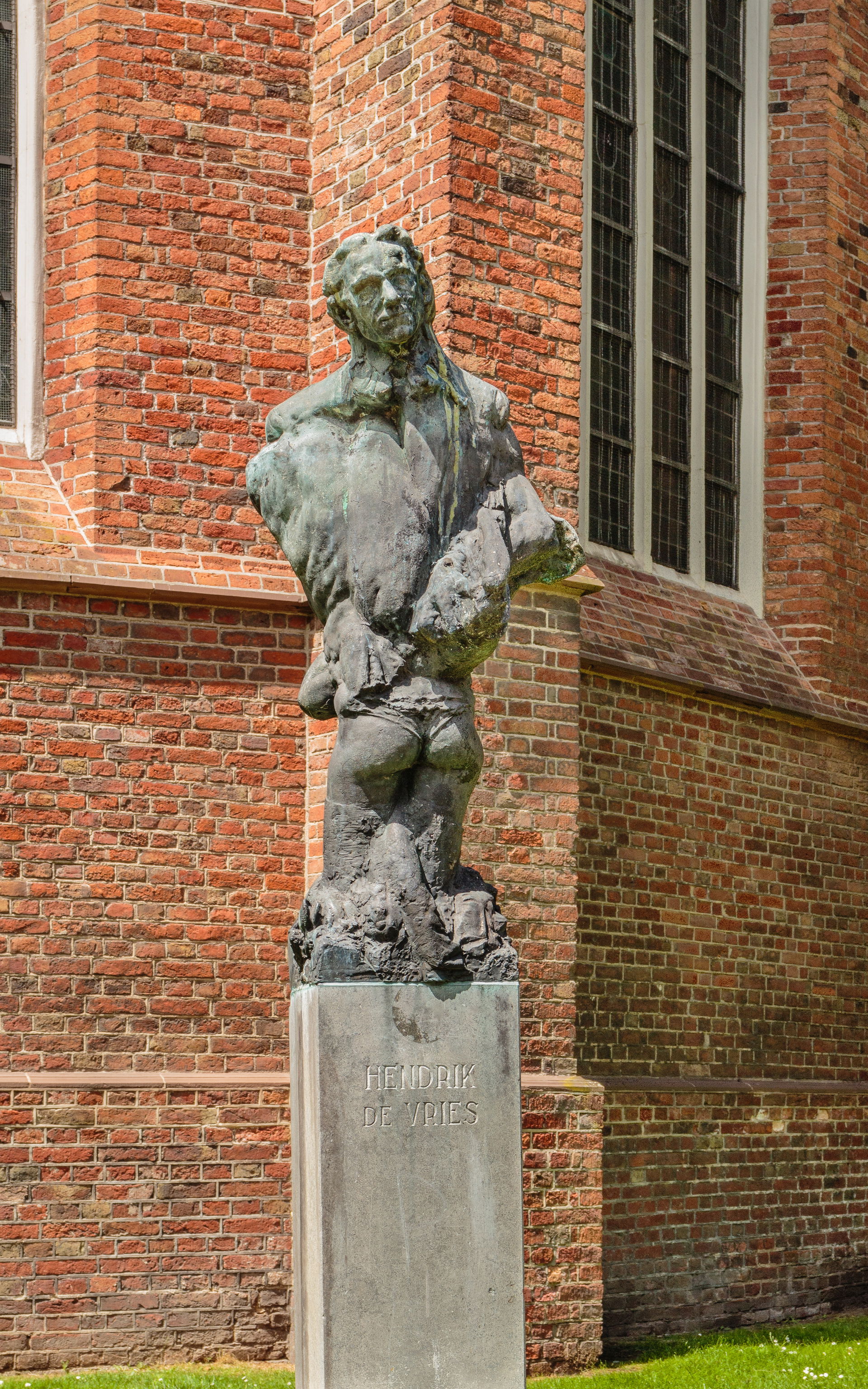 Groningen (city), Hendrik De Vries monument in Groningen. Frees…
