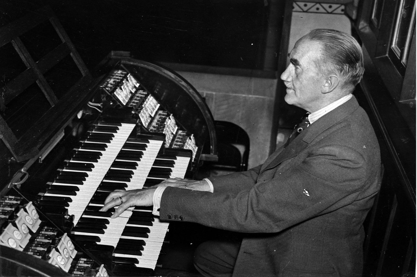 Swedish organist Herman Lindqvist (1878-1970)