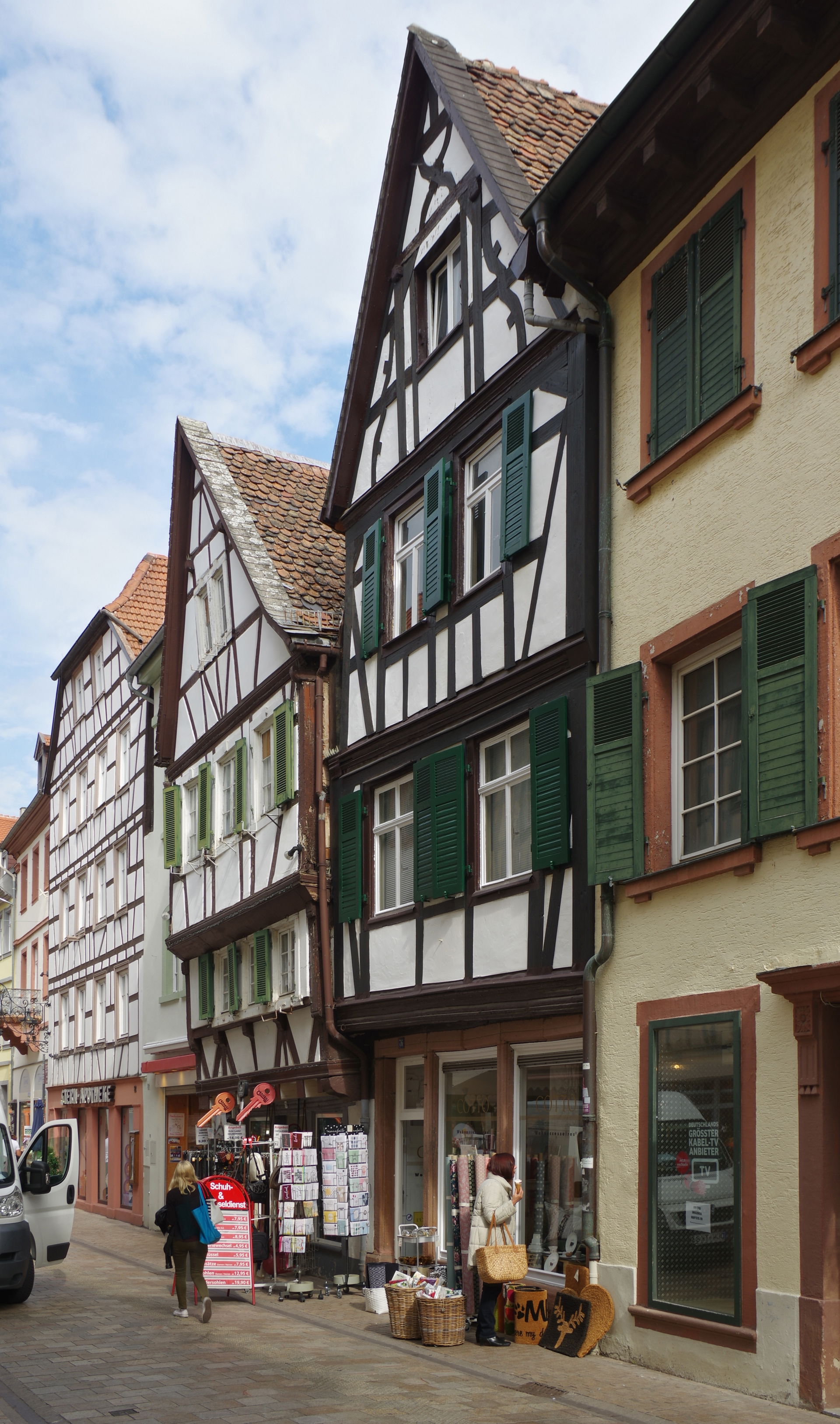 Neustadt an der Weinstraße, Hauptstraße 76 - 82