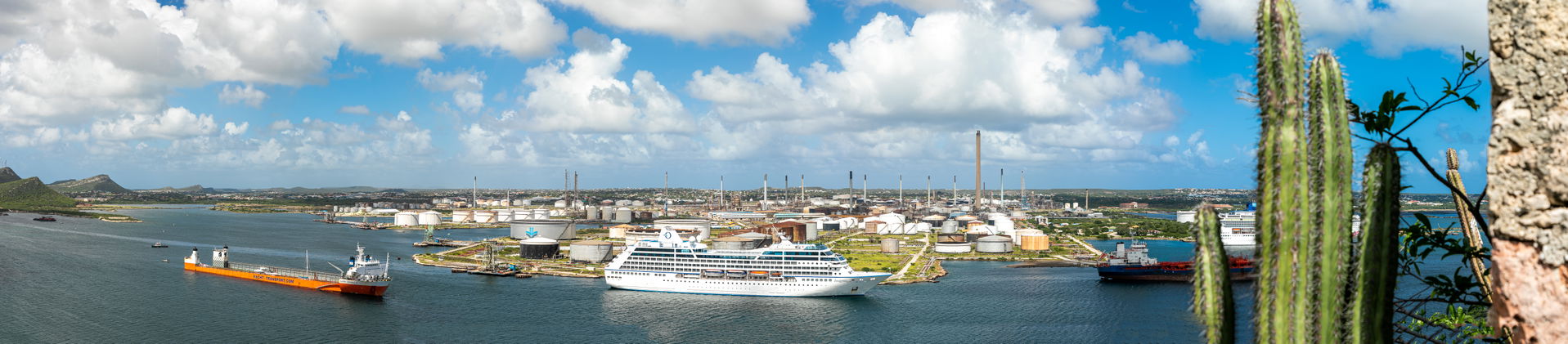 Isla Oil Refinery in Willemstad, Curacao photographed from Fort…