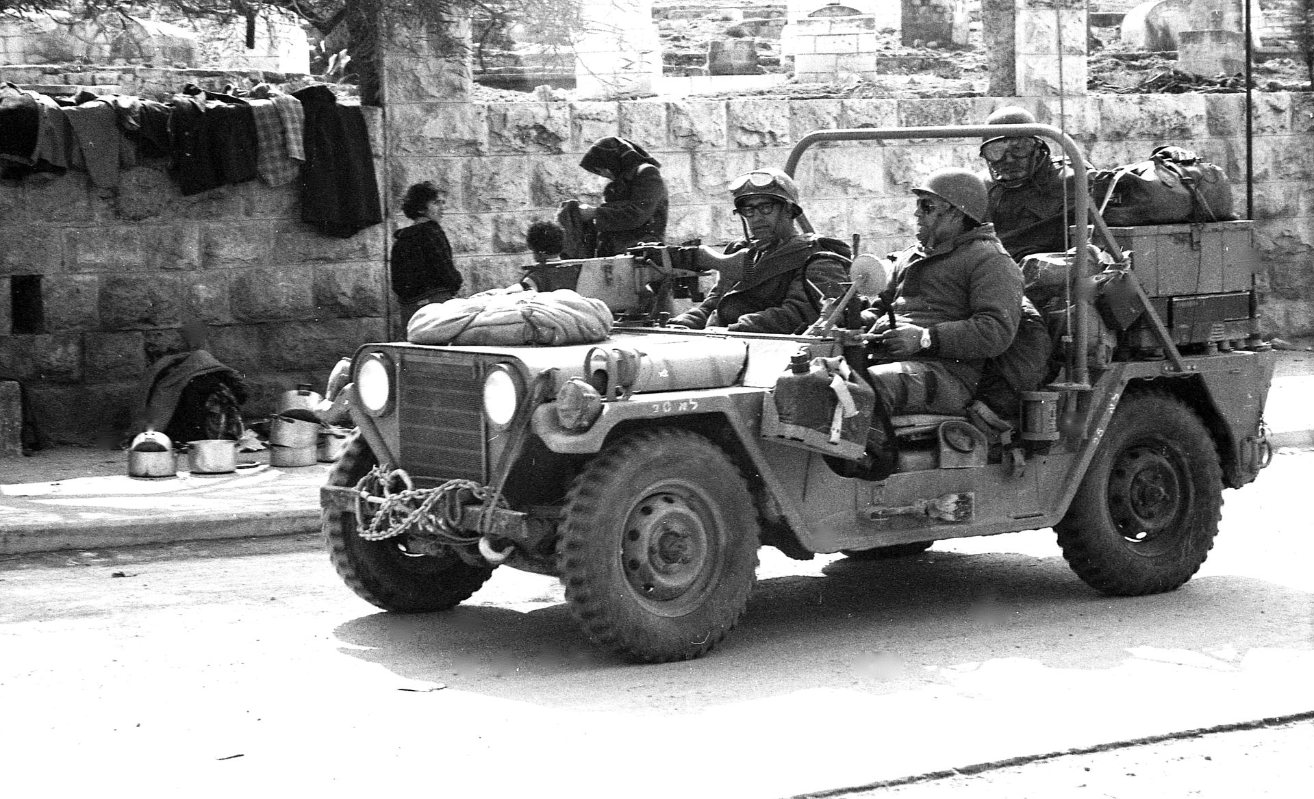 IDF patrolling the city of Nablus.