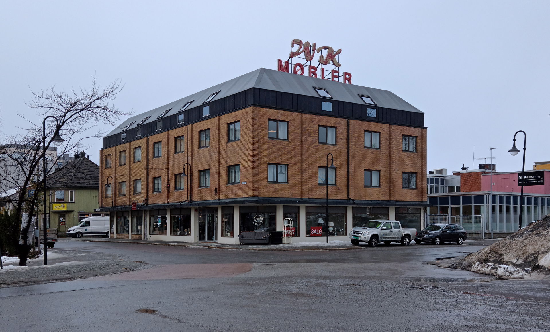 Walther Kristiansen møbelforretning i Mjøndalen sentrum i Dramm…