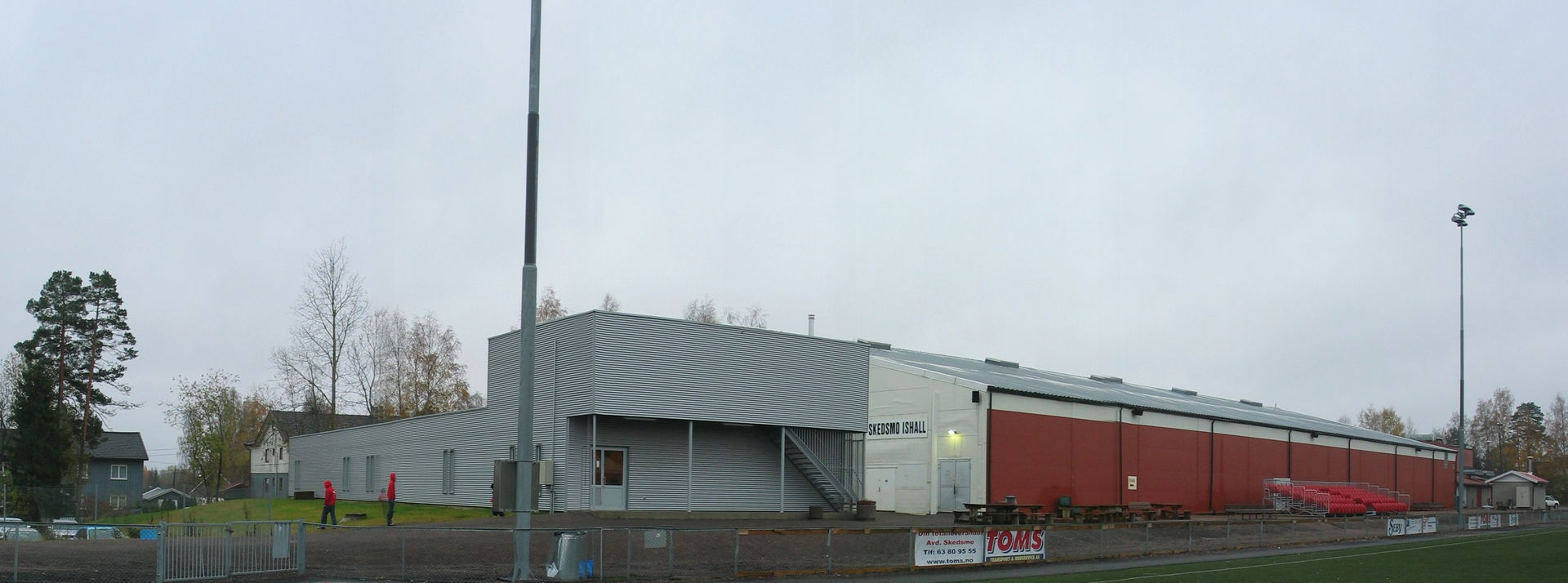 Outdoor picture of a hockey hall in Skedsmo, Norway.