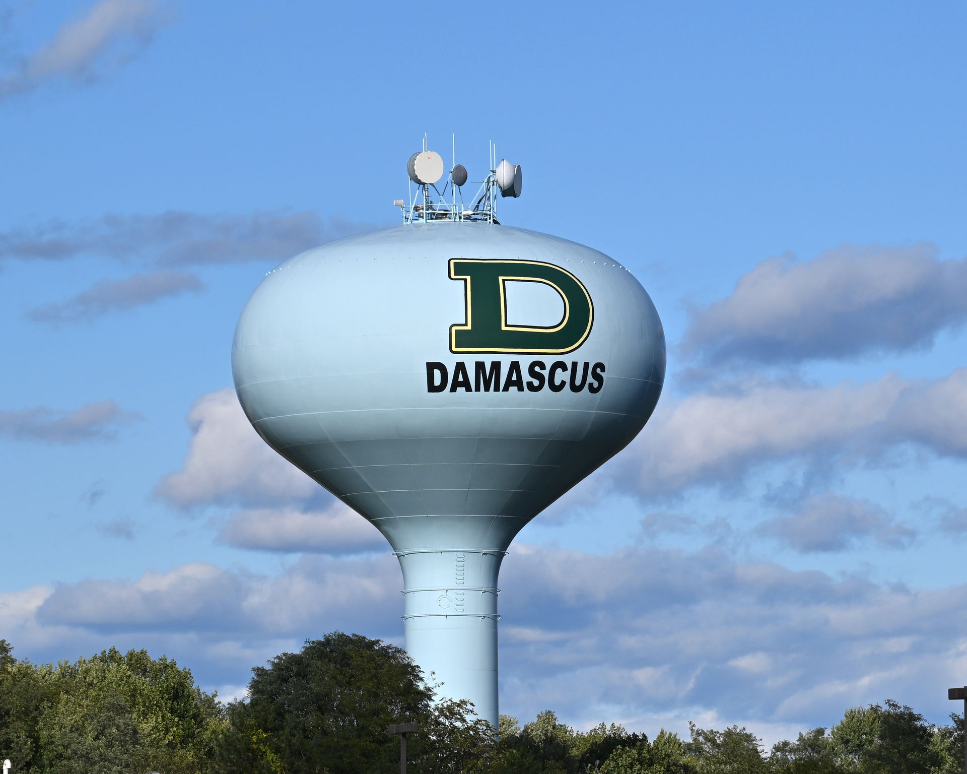 The water tower in Damascus, Maryland with a huge D and the wor…