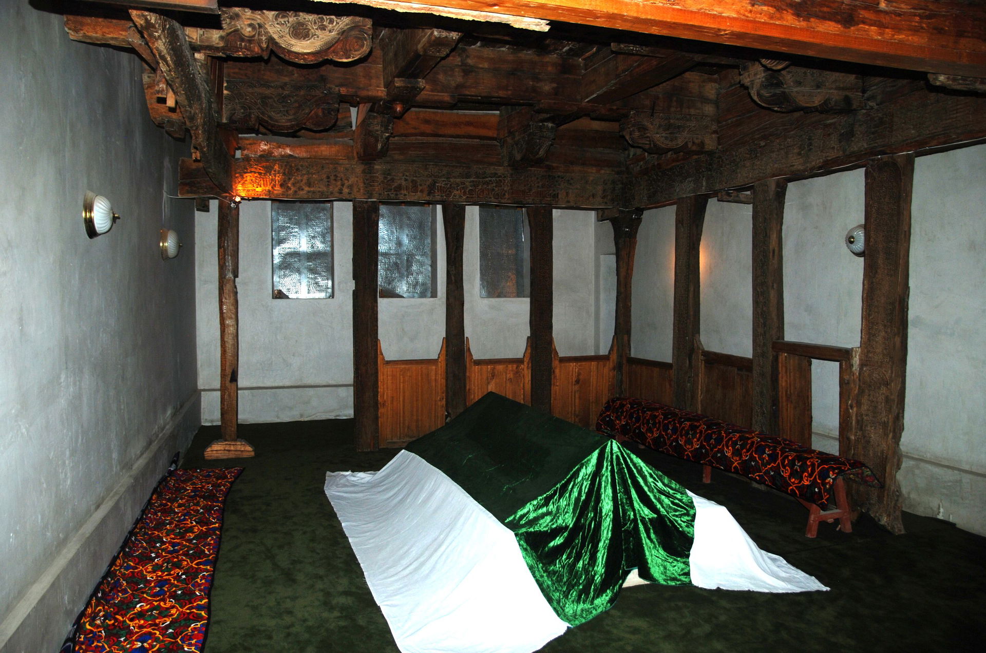 Chorku, Isfara district, mosque of Hazrat-i Shoh